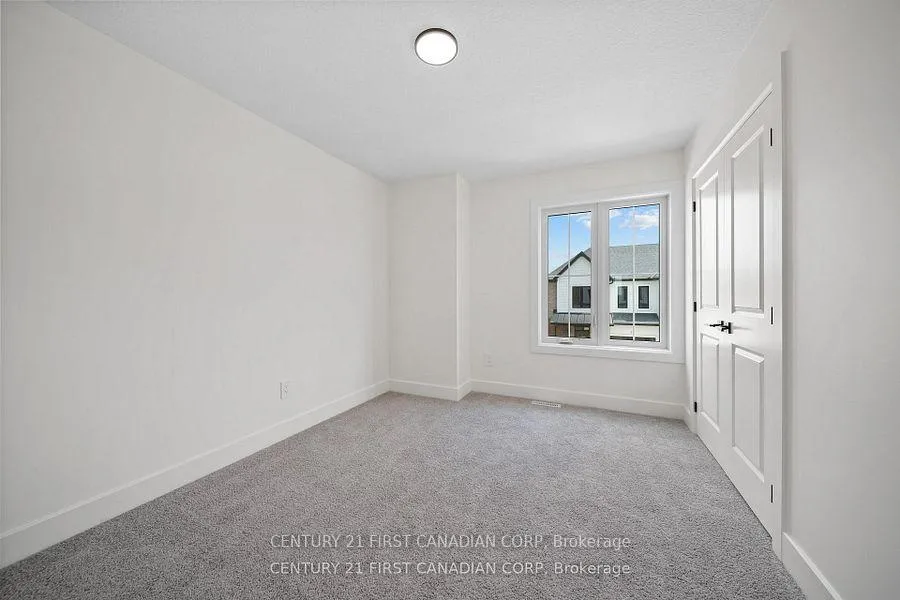 Photo 31 of 147-31(21) Scotts Drive, Lucan Biddulph, Lucan — HOMEH