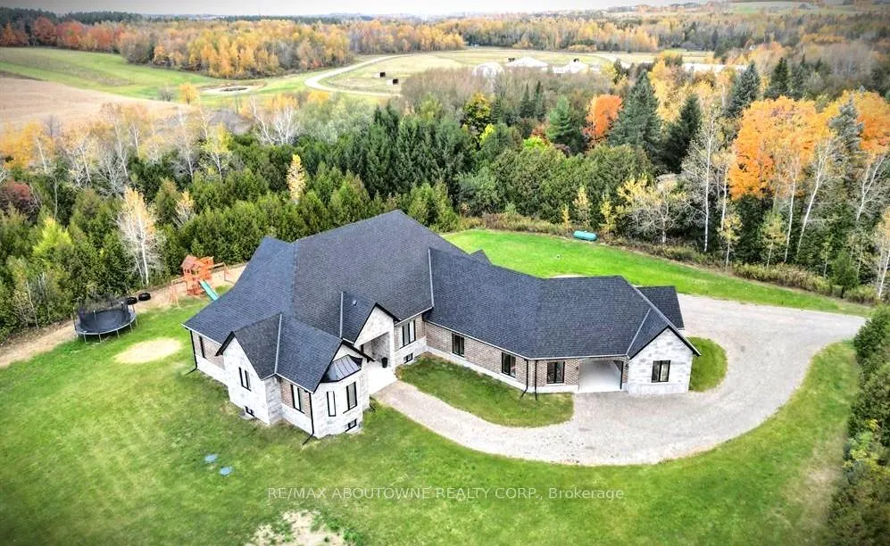 Photo 2 of 9042 Sideroad 10, Erin, Rural Erin — HOMEH