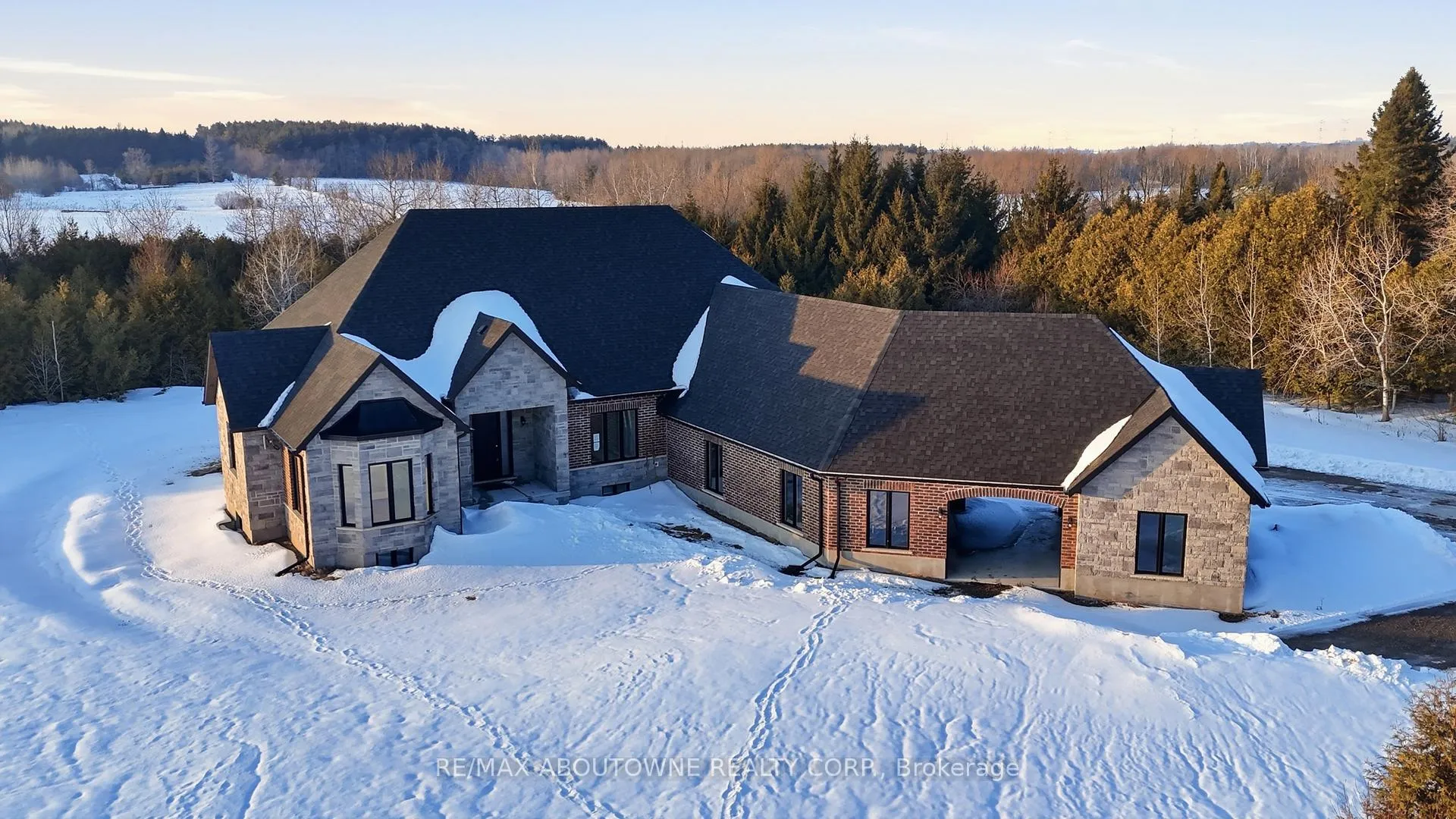 Photo 1 of 9042 Sideroad 10, Erin, Rural Erin — HOMEH