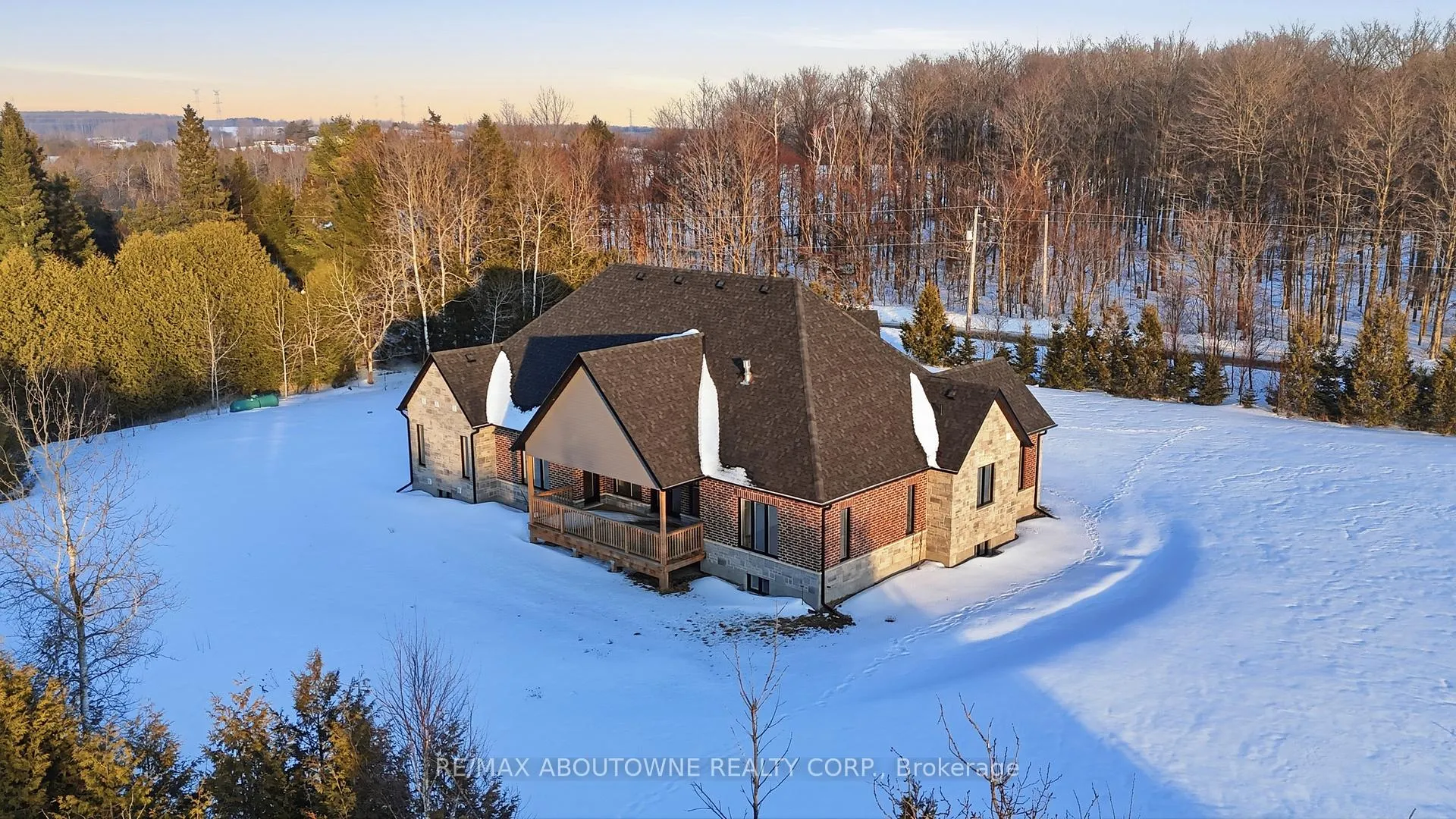 Photo 11 of 9042 Sideroad 10, Erin, Rural Erin — HOMEH