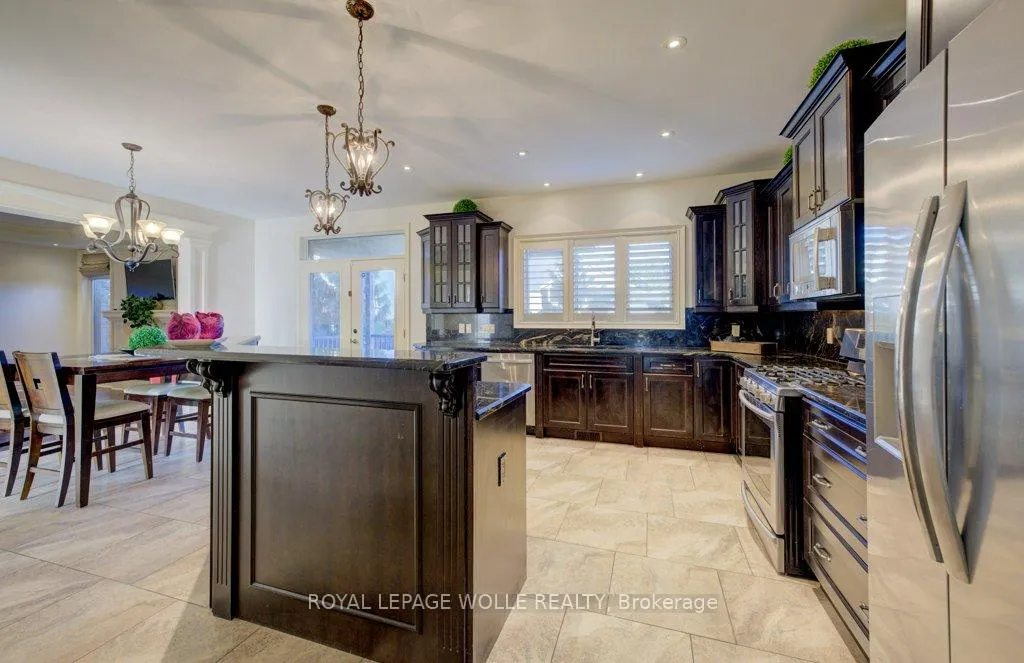 Photo 11 of 6379 Christopher Crescent, Niagara Falls, Forestview — HOMEH