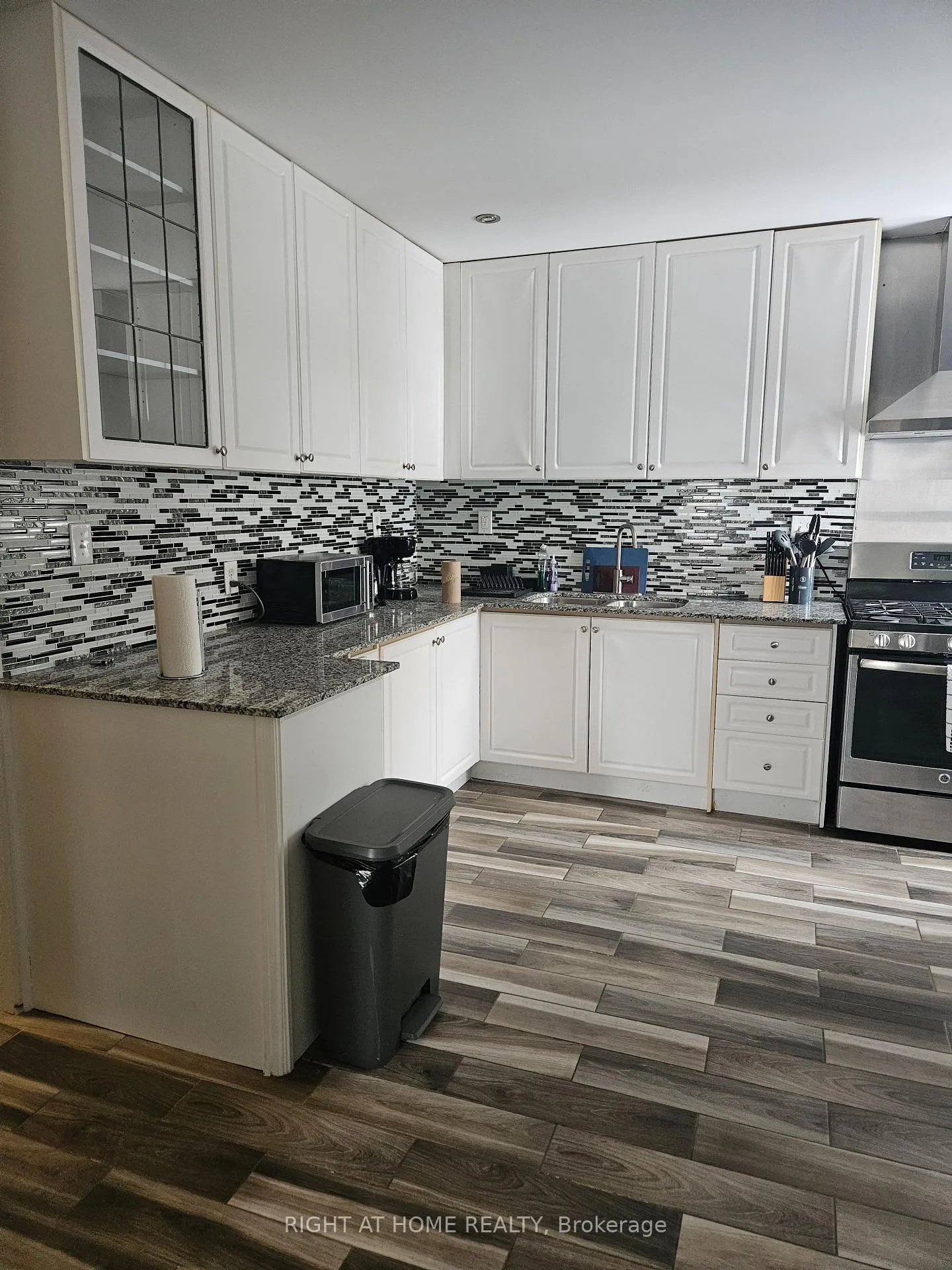 Photo 6 of Unit 3, 199 Catharine Street N, Hamilton, Beasley — HOMEH
