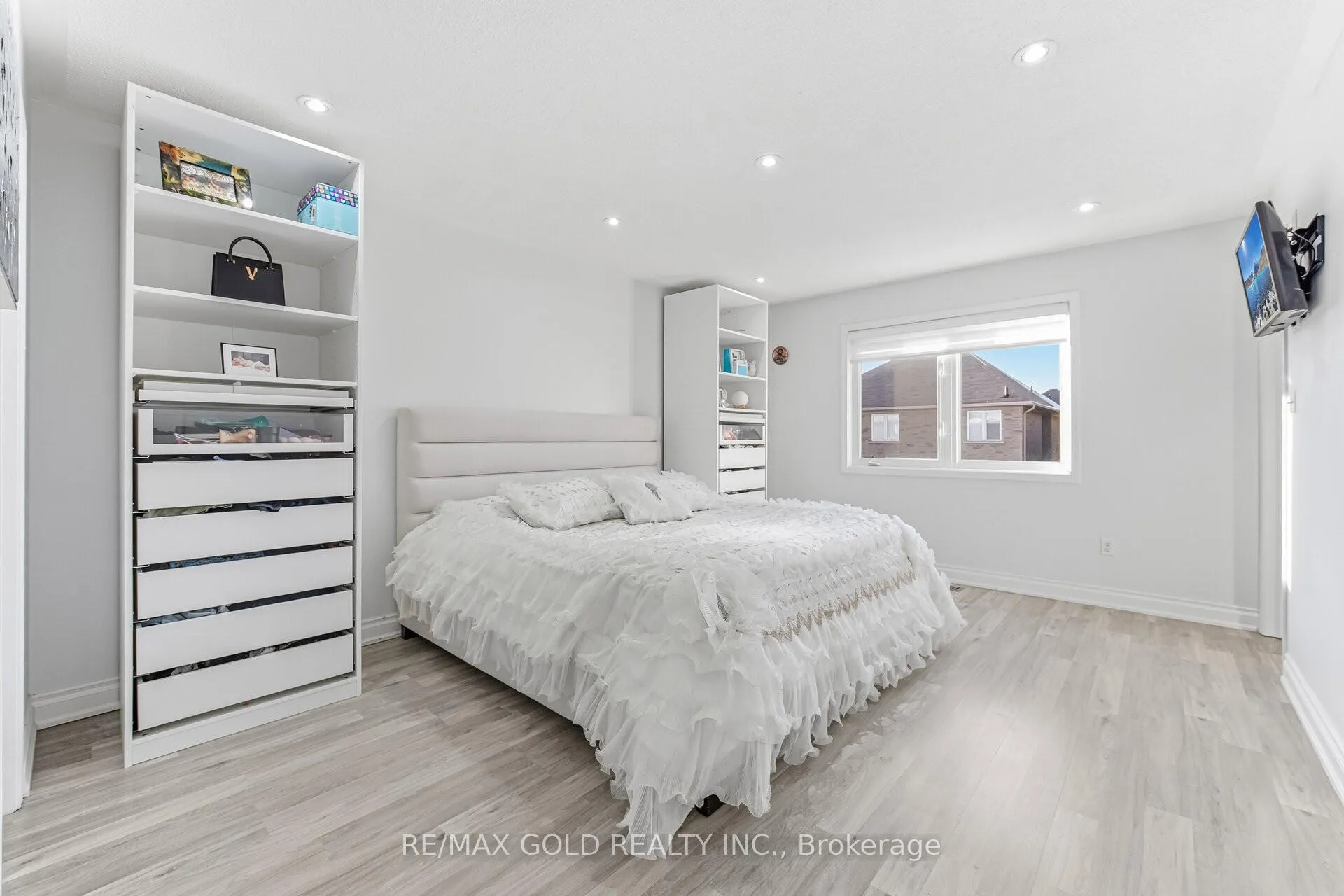 Photo 10 of 32 Toddville Road, Brampton, Bram East — HOMEH