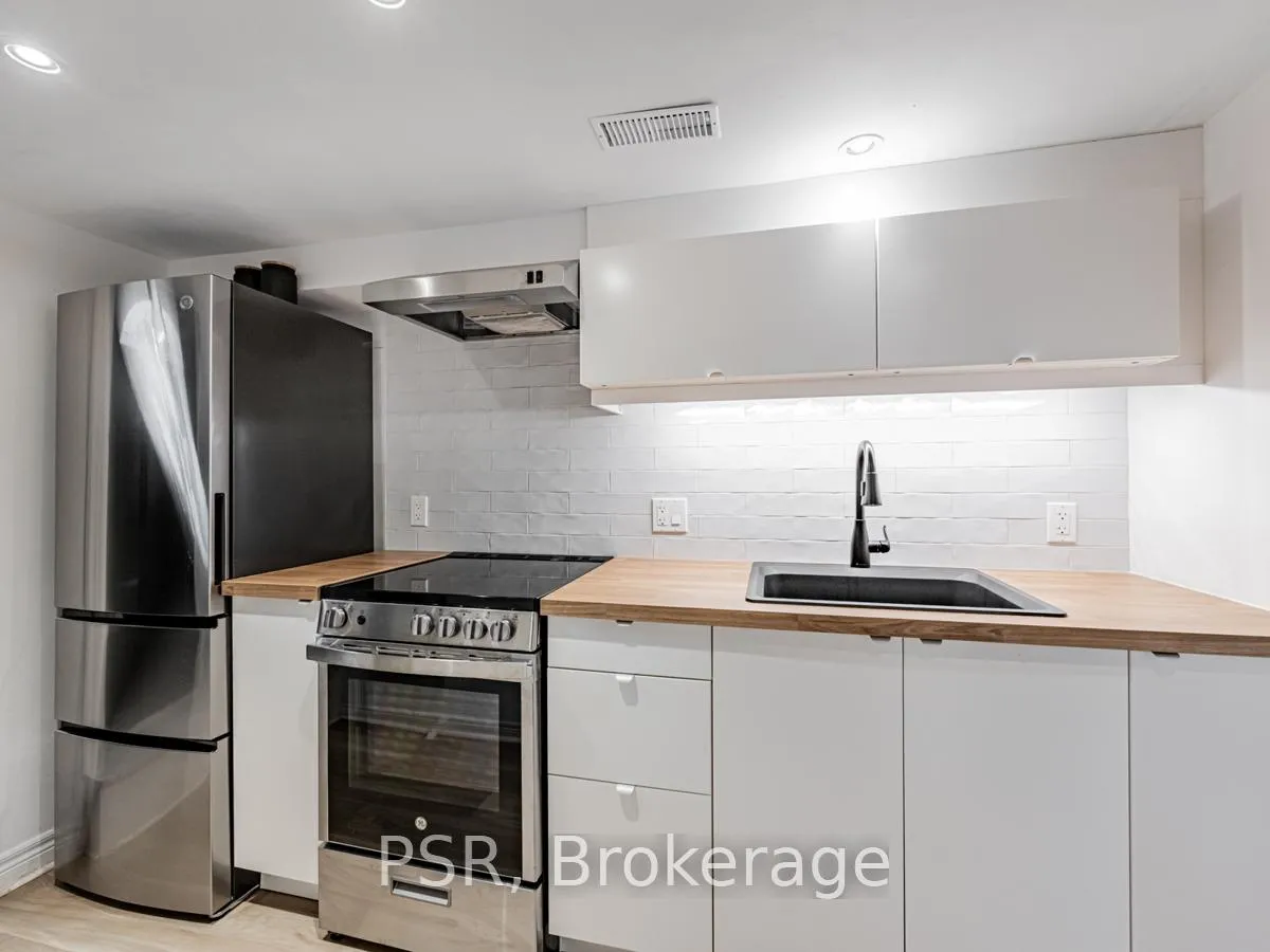 Photo 8 of Unit Lower, 371 McRoberts Avenue, Toronto, Caledonia-Fairbank — HOMEH