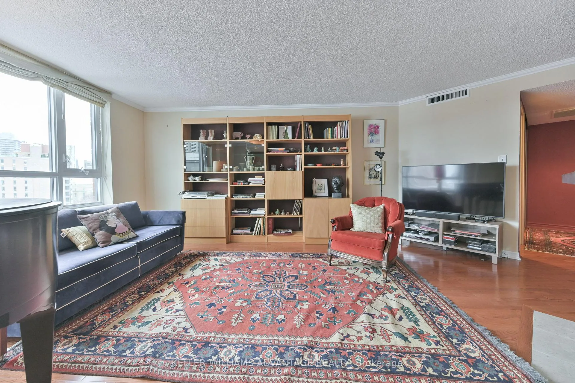 Photo 4 of Unit 803, 55 Wellesley Street E, Toronto, Church-Yonge Corridor — HOMEH