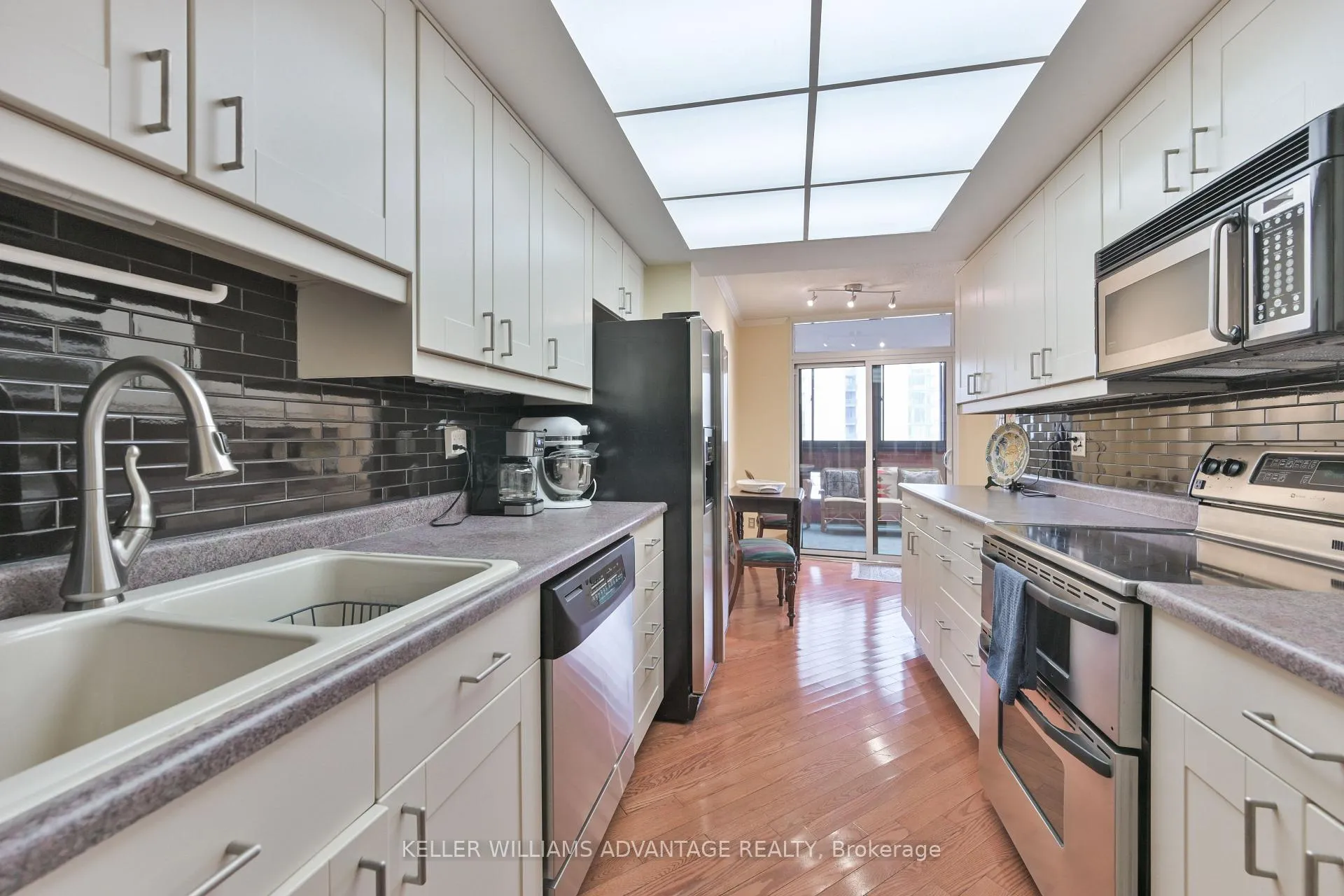 Photo 7 of Unit 803, 55 Wellesley Street E, Toronto, Church-Yonge Corridor — HOMEH