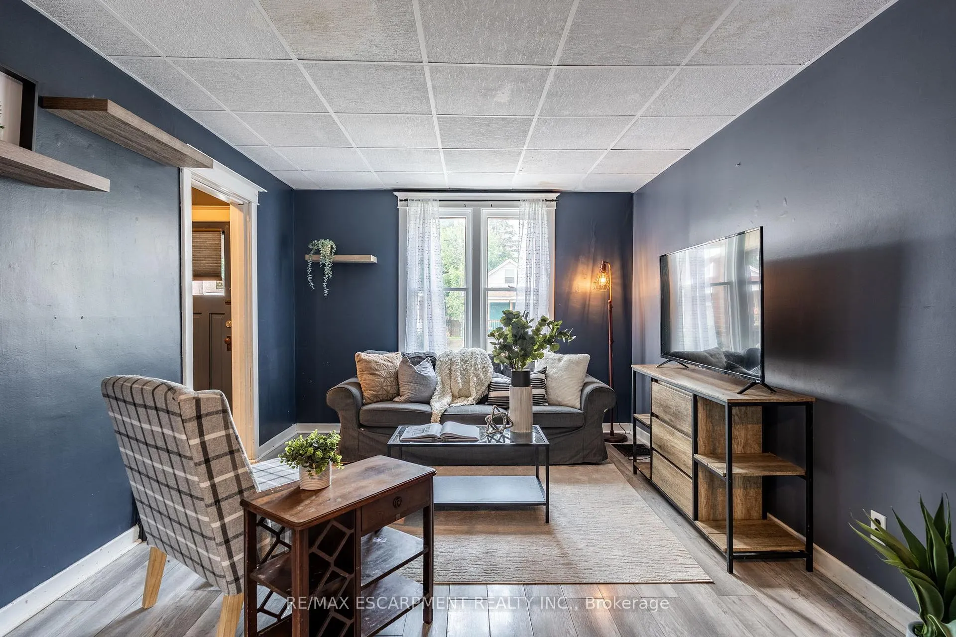 Photo 6 of 52 Connaught Avenue N, Hamilton, Stipley — HOMEH