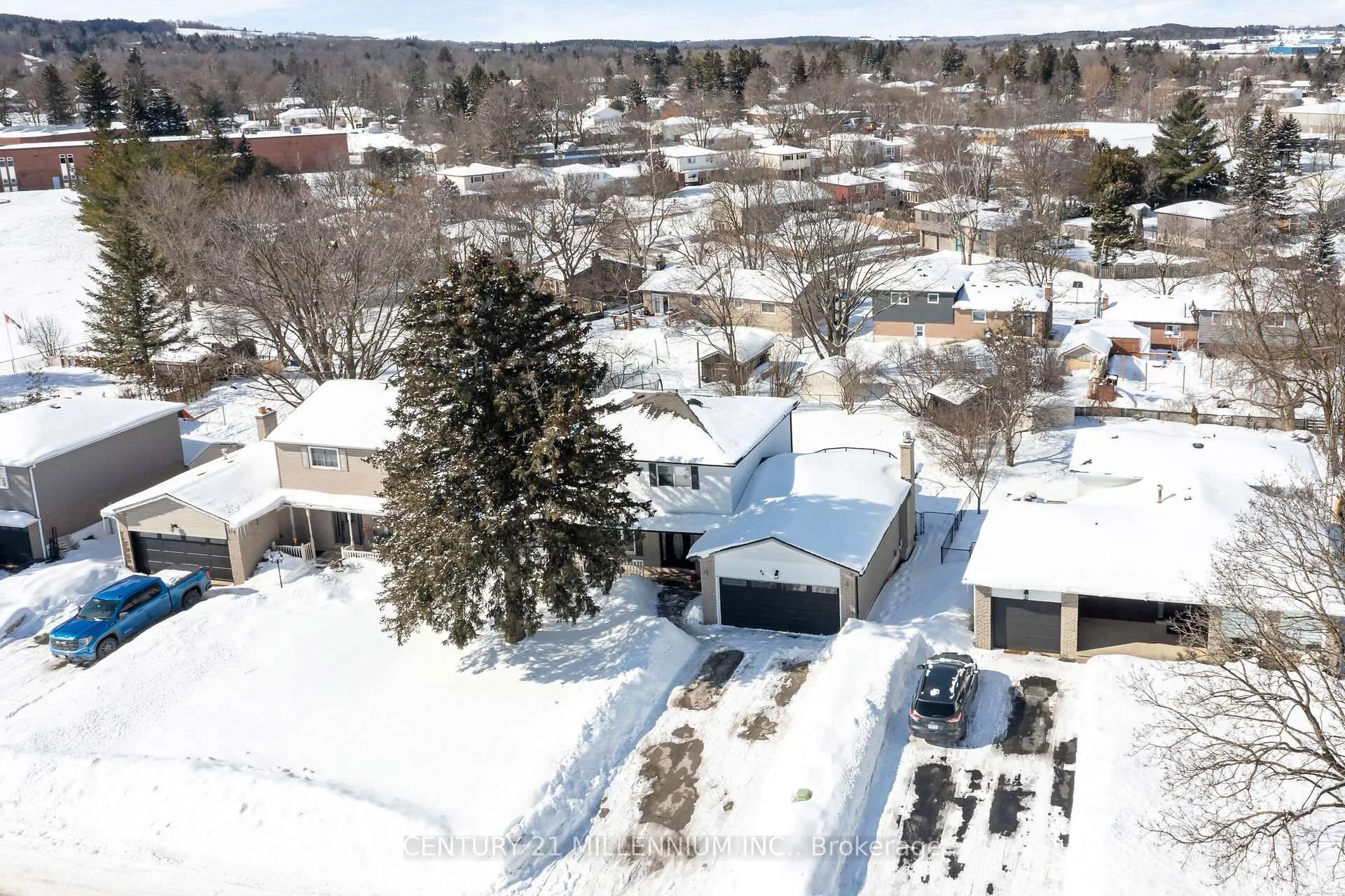 Photo 3 of 44 Erindale Drive, Erin — HOMEH