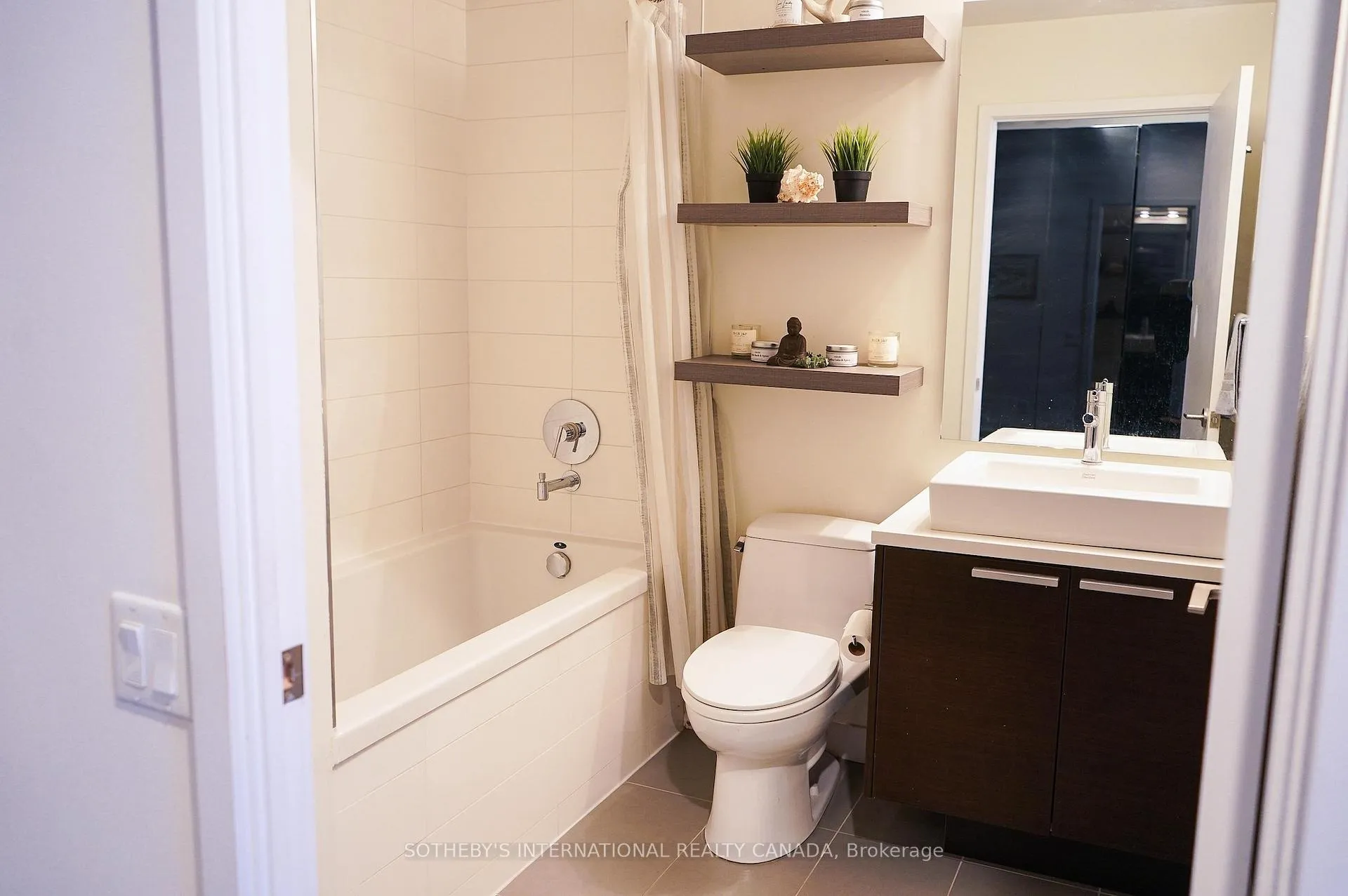 Photo 9 of Unit 308, 138 Princess Street, Toronto, Moss Park — HOMEH