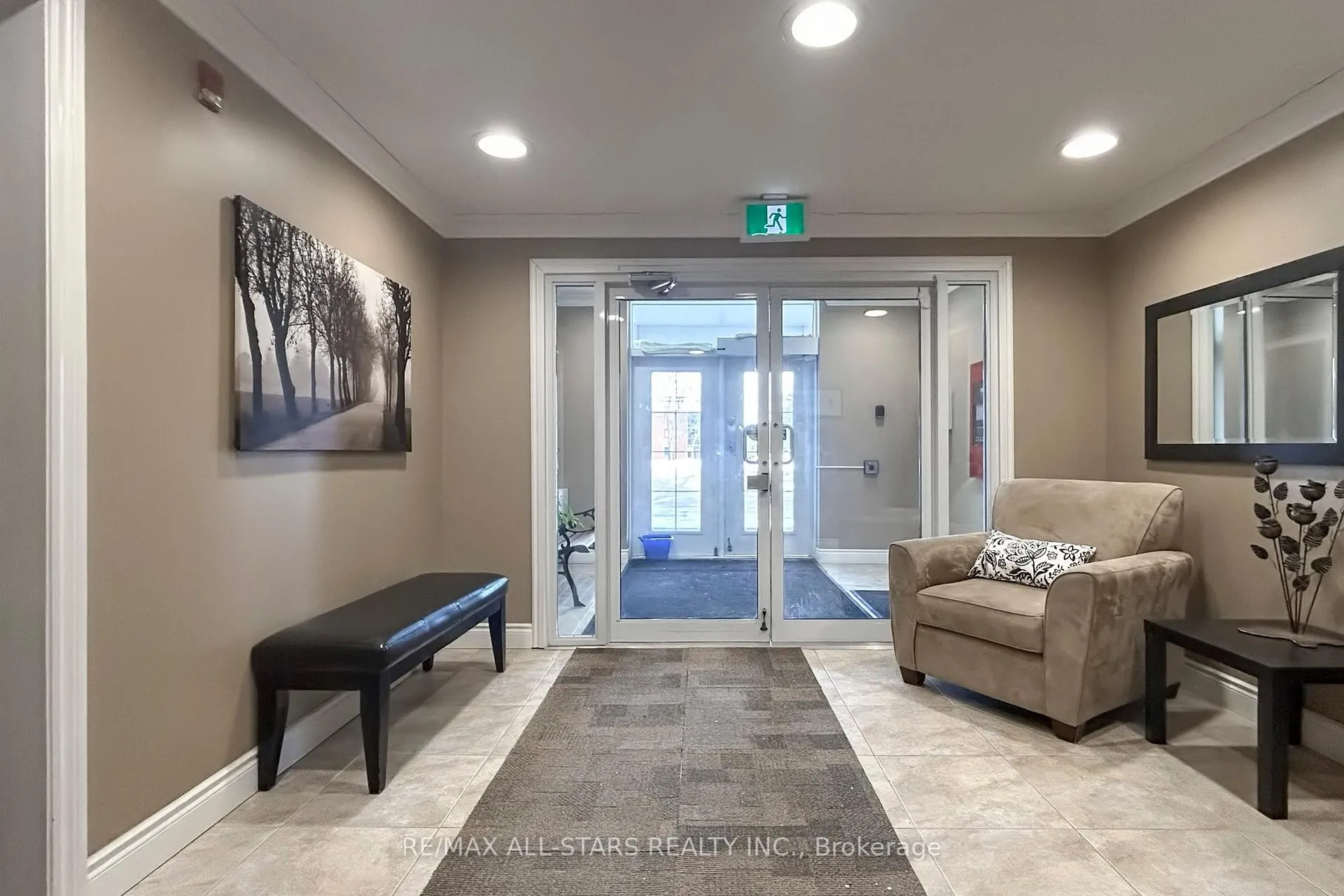 Photo 3 of Unit 308, 220 Main Street N, Uxbridge — HOMEH