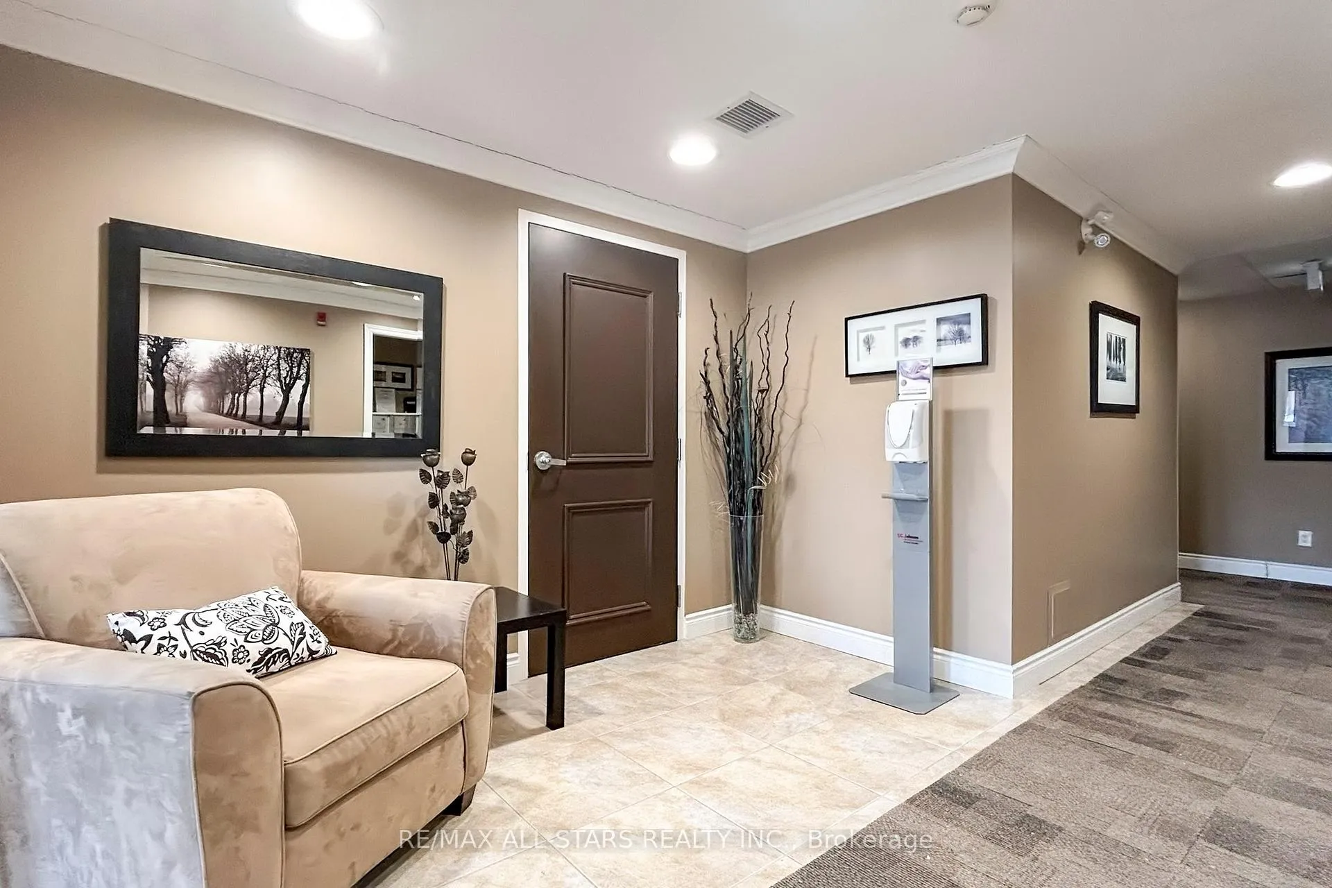 Photo 4 of Unit 308, 220 Main Street N, Uxbridge — HOMEH