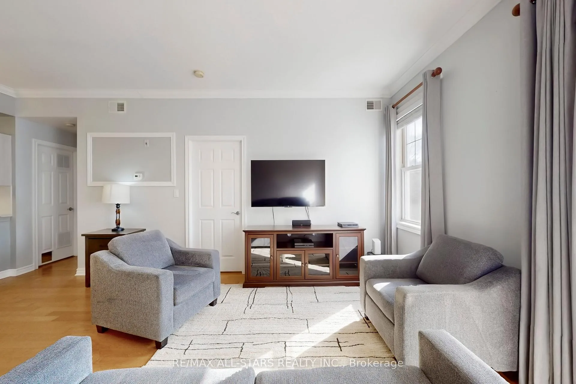 Photo 8 of Unit 308, 220 Main Street N, Uxbridge — HOMEH