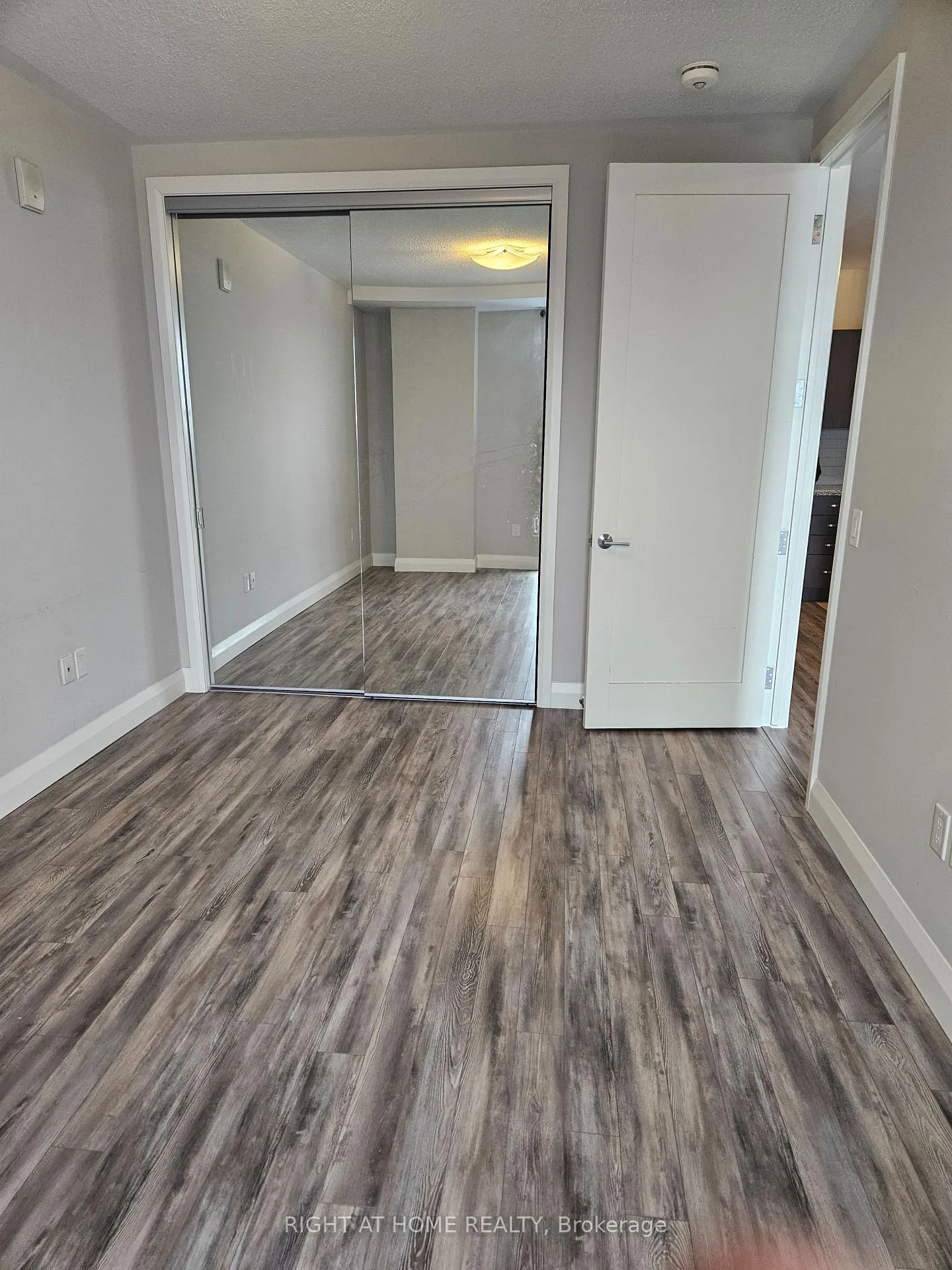 Photo 11 of Unit 1021, 118 King Street E, Hamilton, Beasley — HOMEH