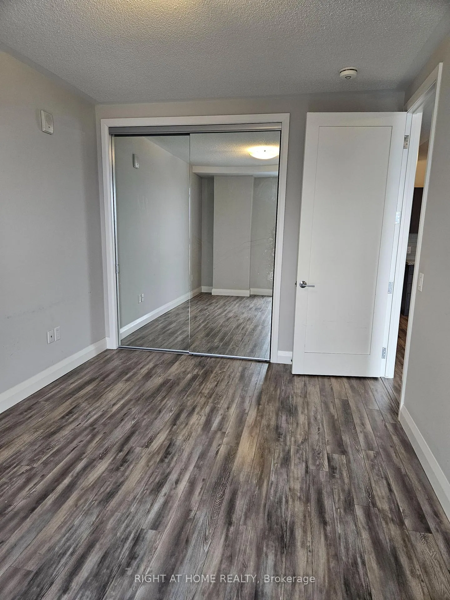 Photo 13 of Unit 1021, 118 King Street E, Hamilton, Beasley — HOMEH