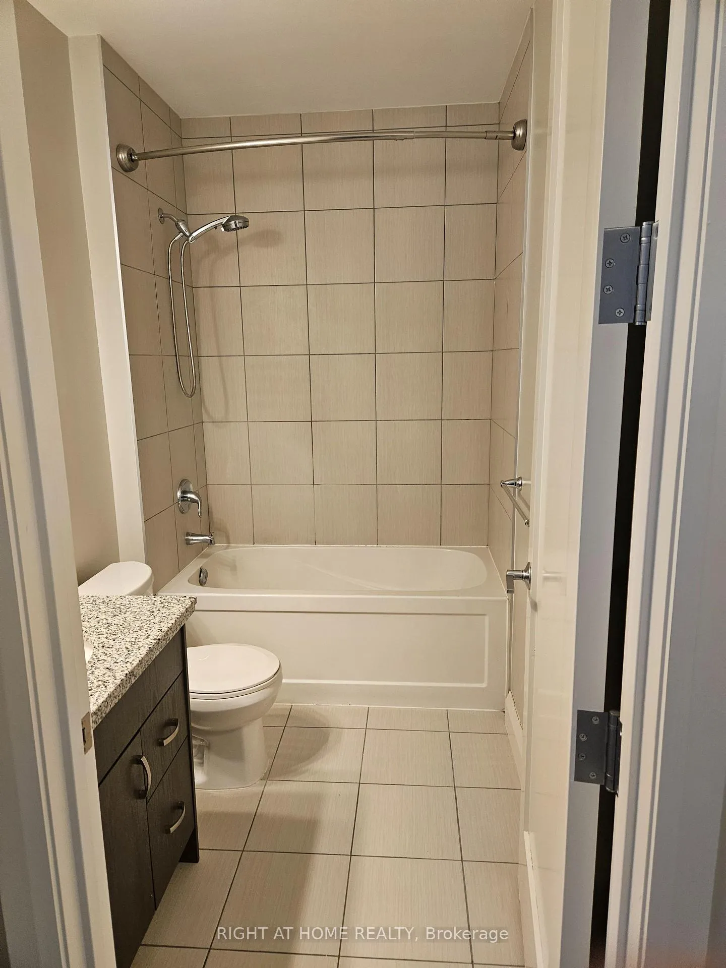Photo 18 of Unit 1021, 118 King Street E, Hamilton, Beasley — HOMEH