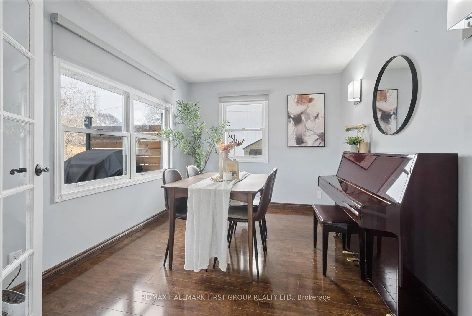 Photo 5 of 97 Kings Crescent, Ajax, South East — HOMEH