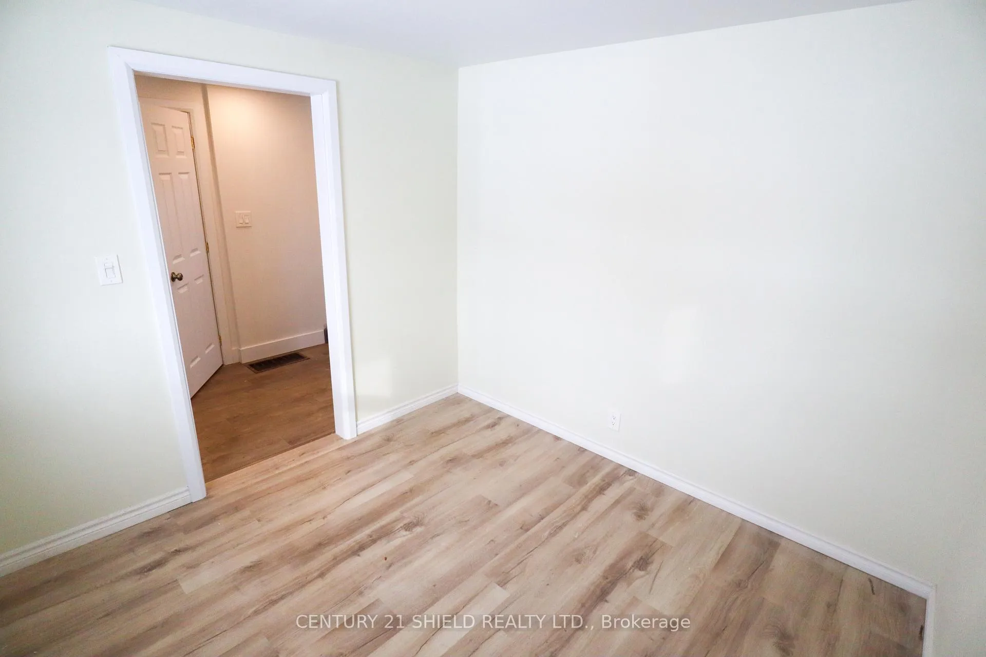 Photo 9 of 143 Carleton Street, Cornwall — HOMEH