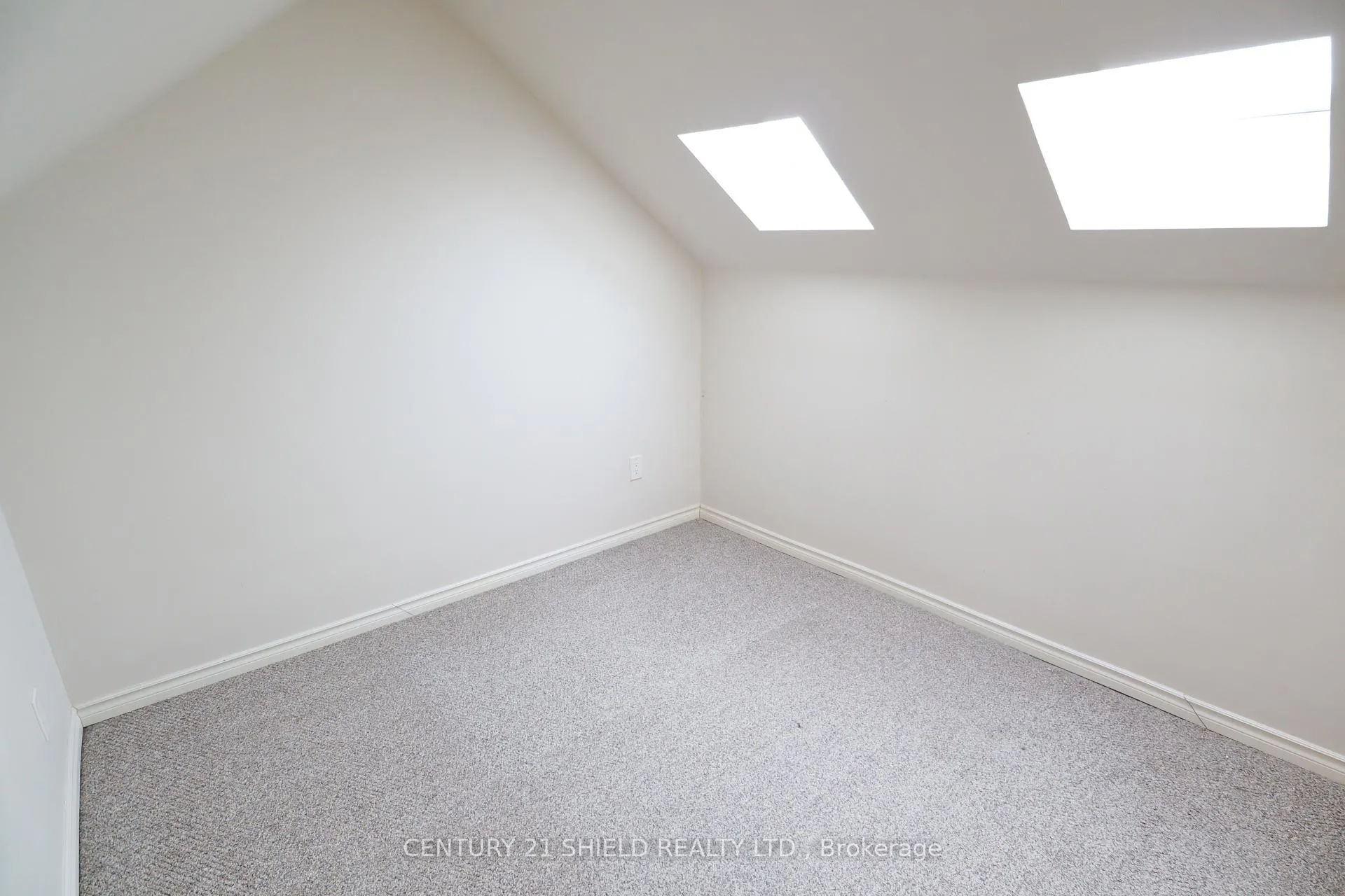 Photo 11 of 143 Carleton Street, Cornwall — HOMEH