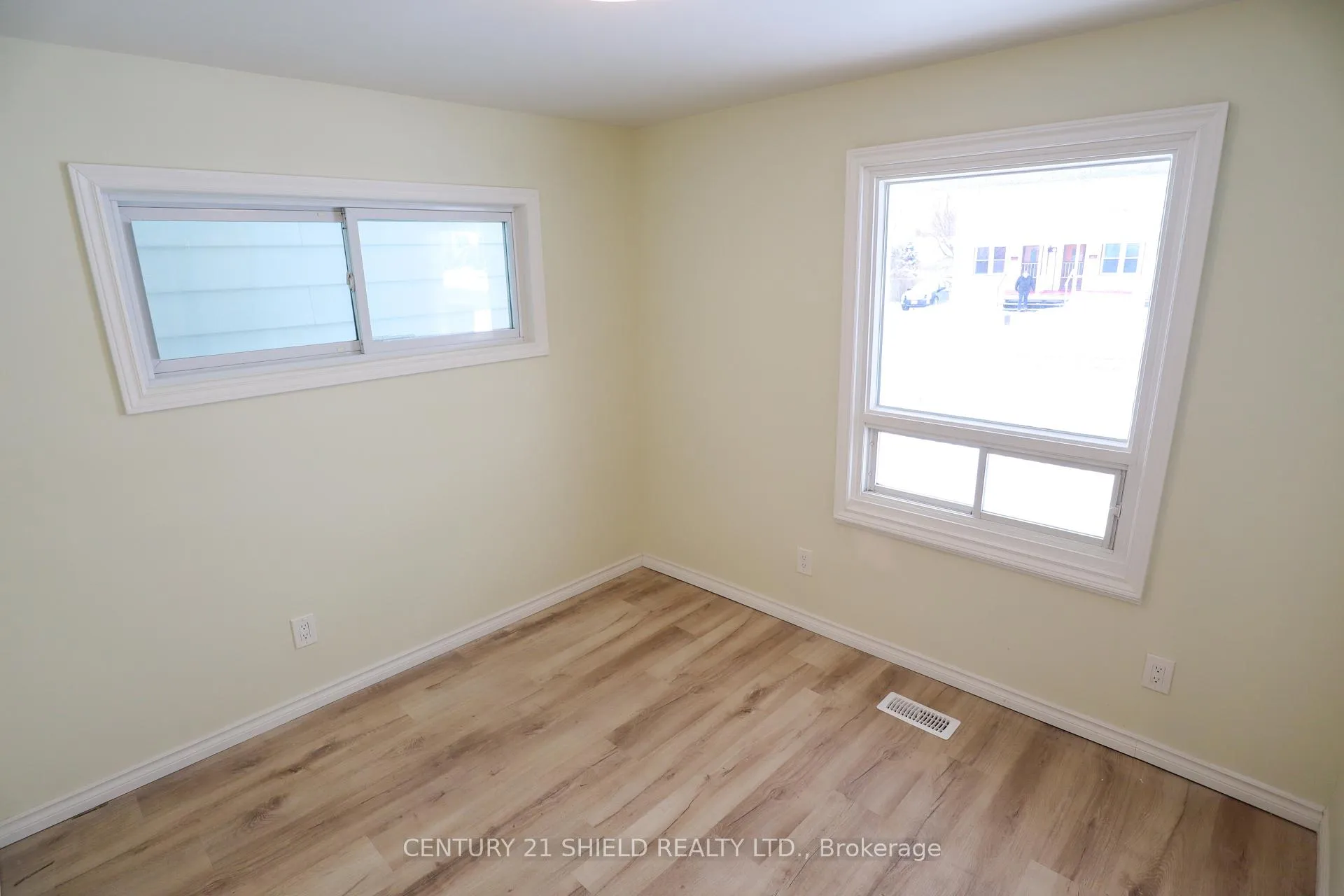 Photo 19 of 143 Carleton Street, Cornwall — HOMEH