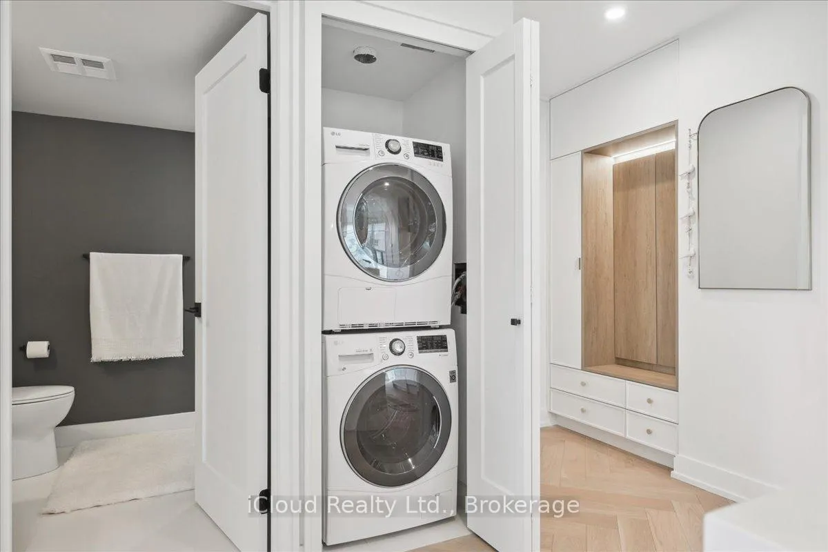 Photo 4 of Unit 805, 2210 Lakeshore Road, Burlington, Brant — HOMEH