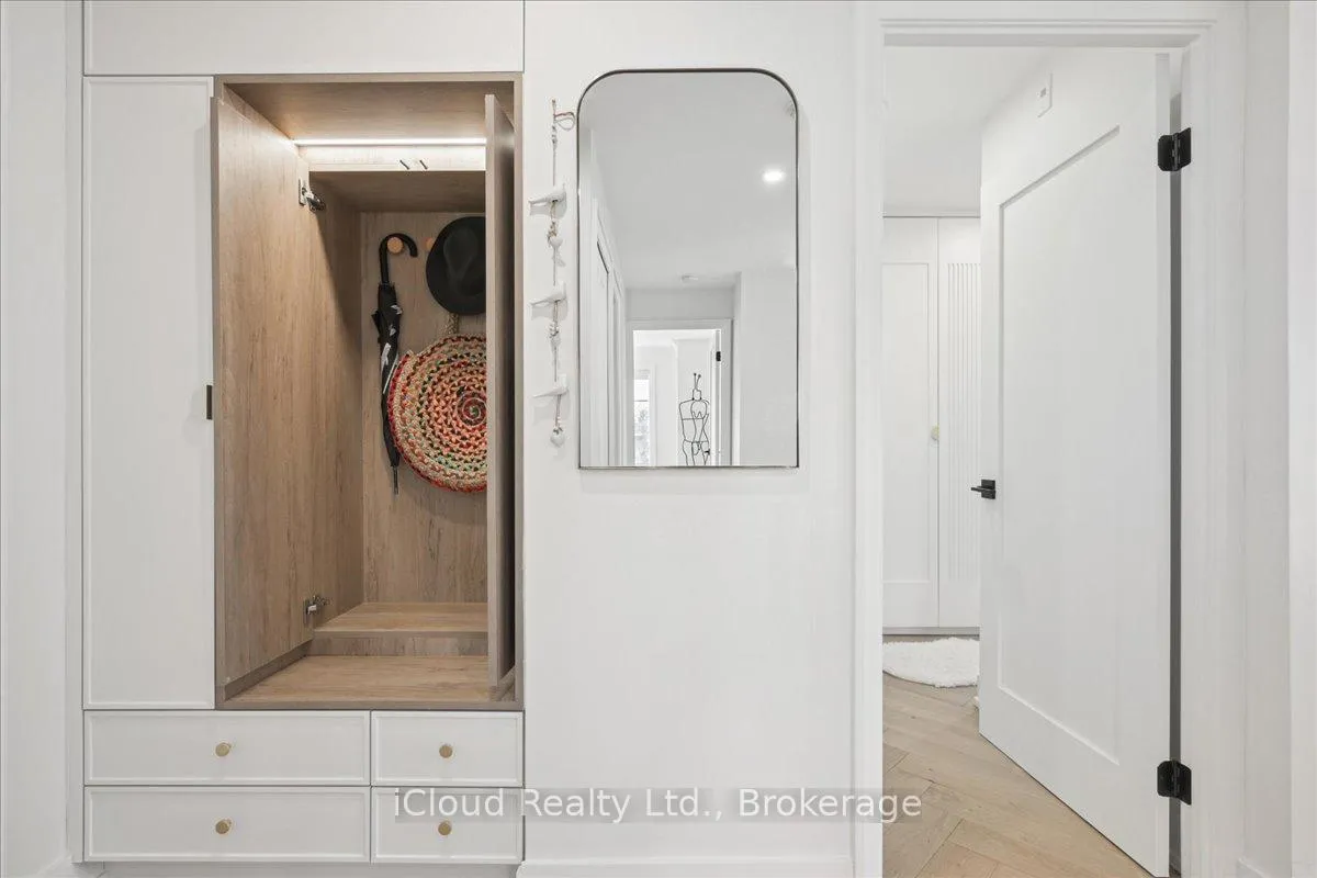 Photo 5 of Unit 805, 2210 Lakeshore Road, Burlington, Brant — HOMEH