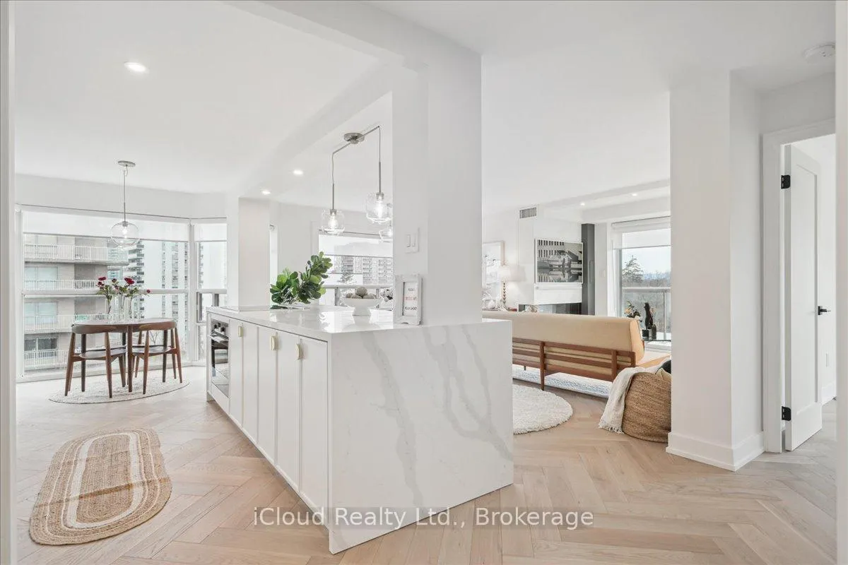 Photo 6 of Unit 805, 2210 Lakeshore Road, Burlington, Brant — HOMEH