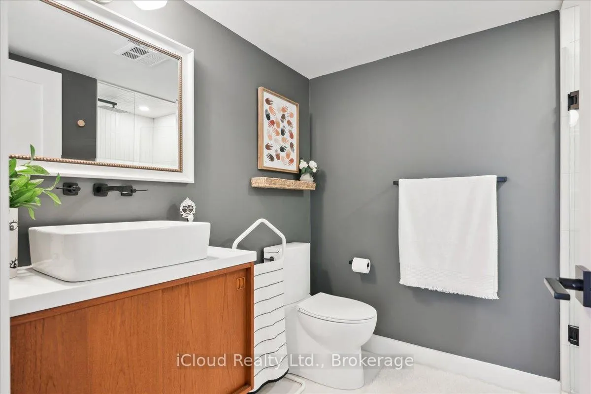 Photo 9 of Unit 805, 2210 Lakeshore Road, Burlington, Brant — HOMEH