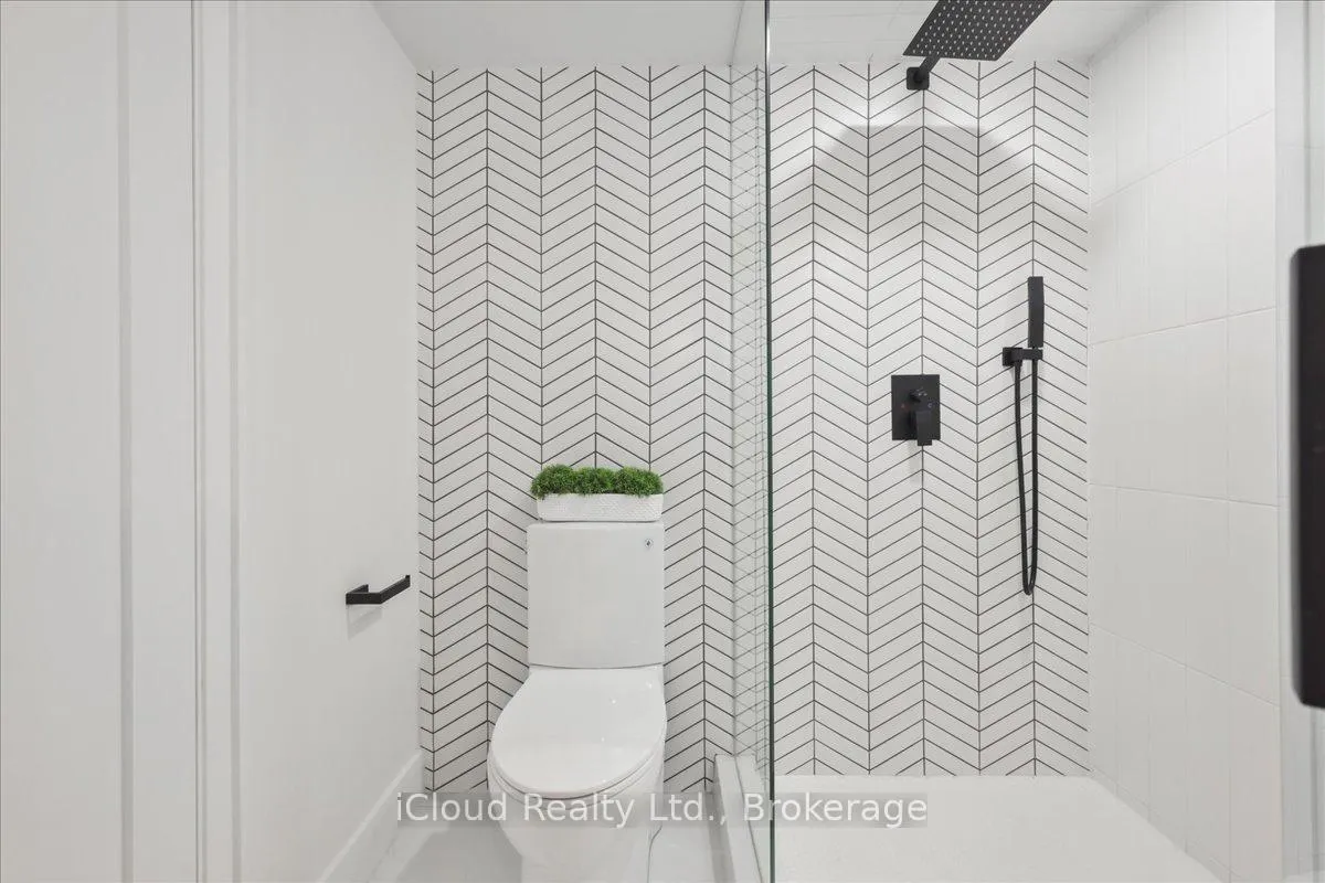 Photo 33 of Unit 805, 2210 Lakeshore Road, Burlington, Brant — HOMEH