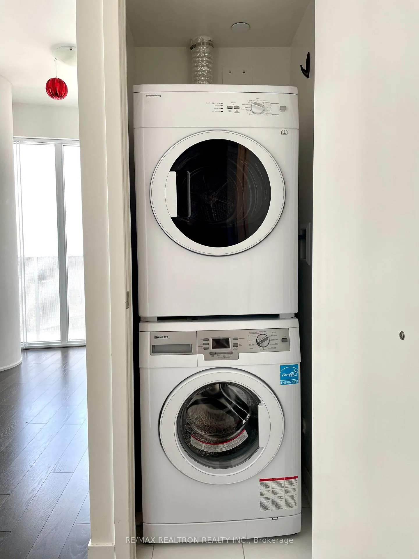 Photo 5 of Unit 6602, 88 Harbour Street, Toronto, Waterfront Communities — HOMEH