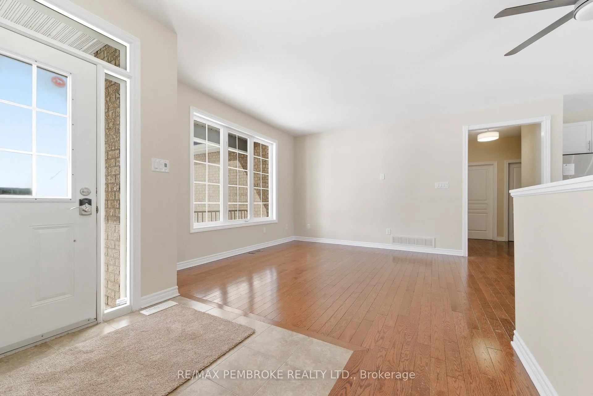 Photo 4 of 1005 Butler Boulevard, Petawawa — HOMEH