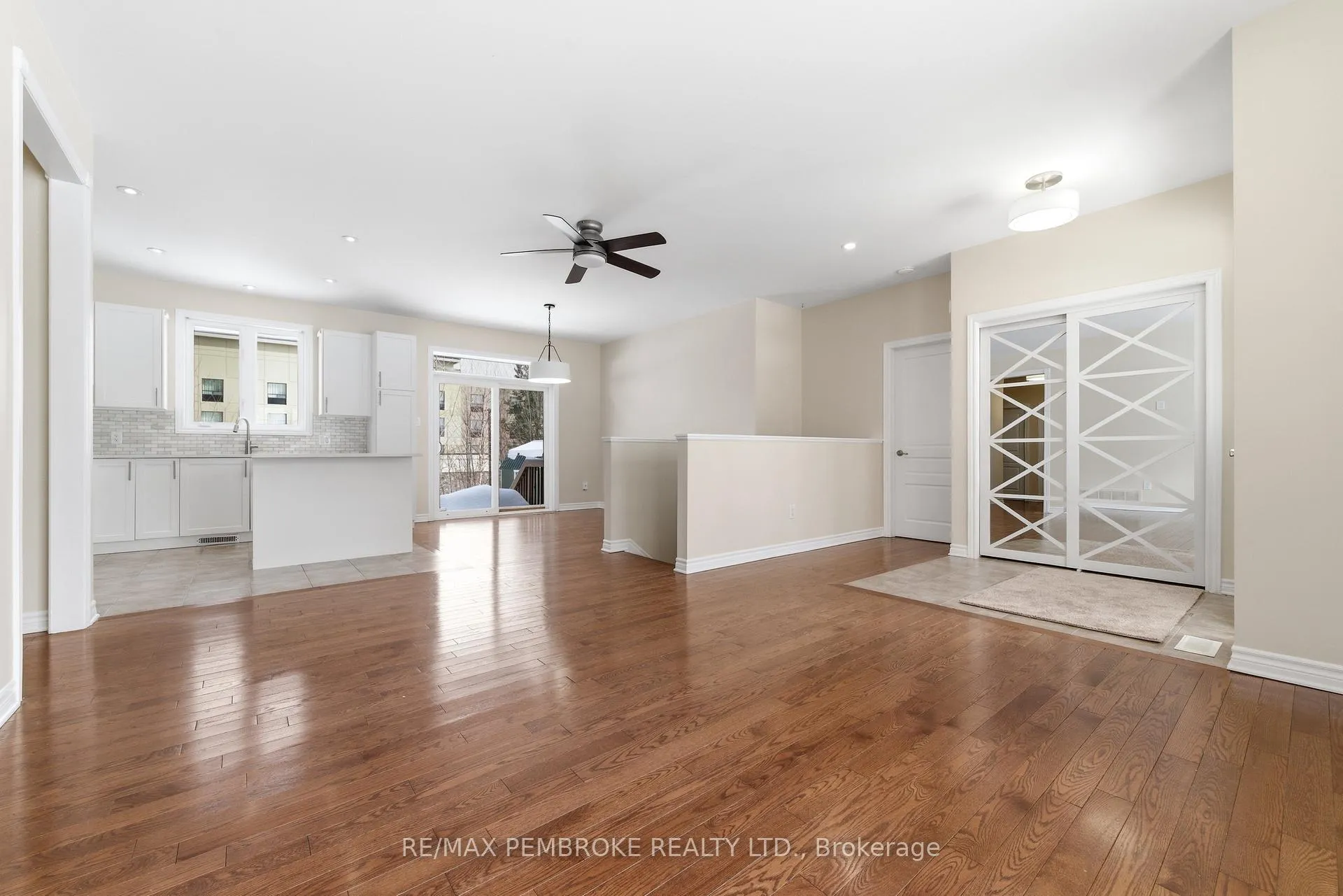 Photo 7 of 1005 Butler Boulevard, Petawawa — HOMEH