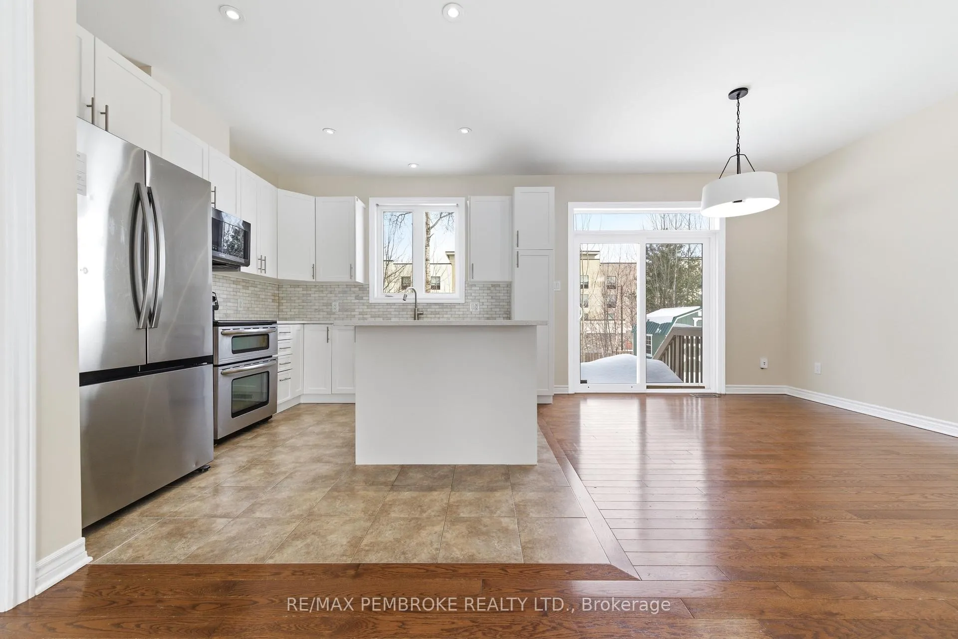 Photo 11 of 1005 Butler Boulevard, Petawawa — HOMEH