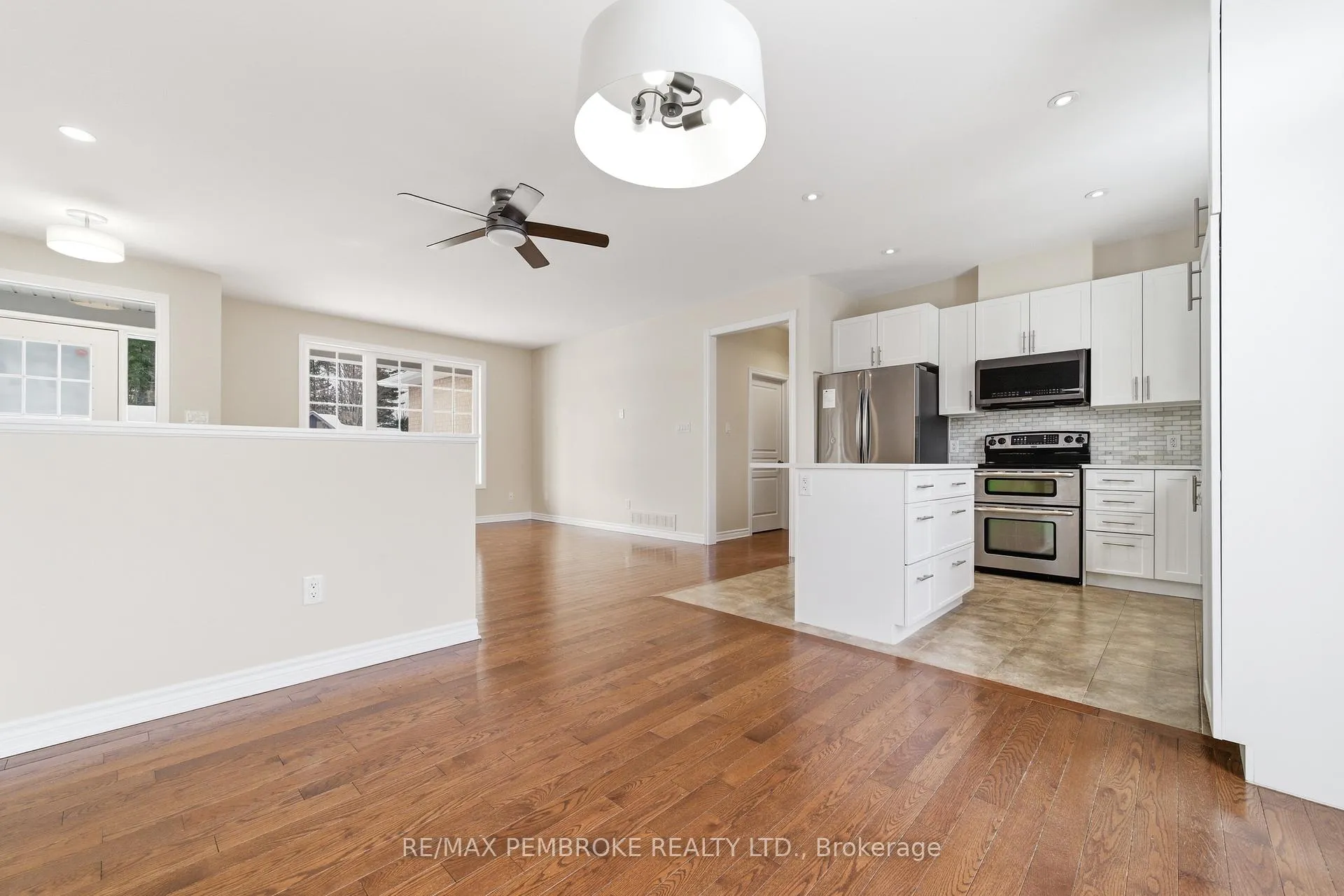 Photo 12 of 1005 Butler Boulevard, Petawawa — HOMEH