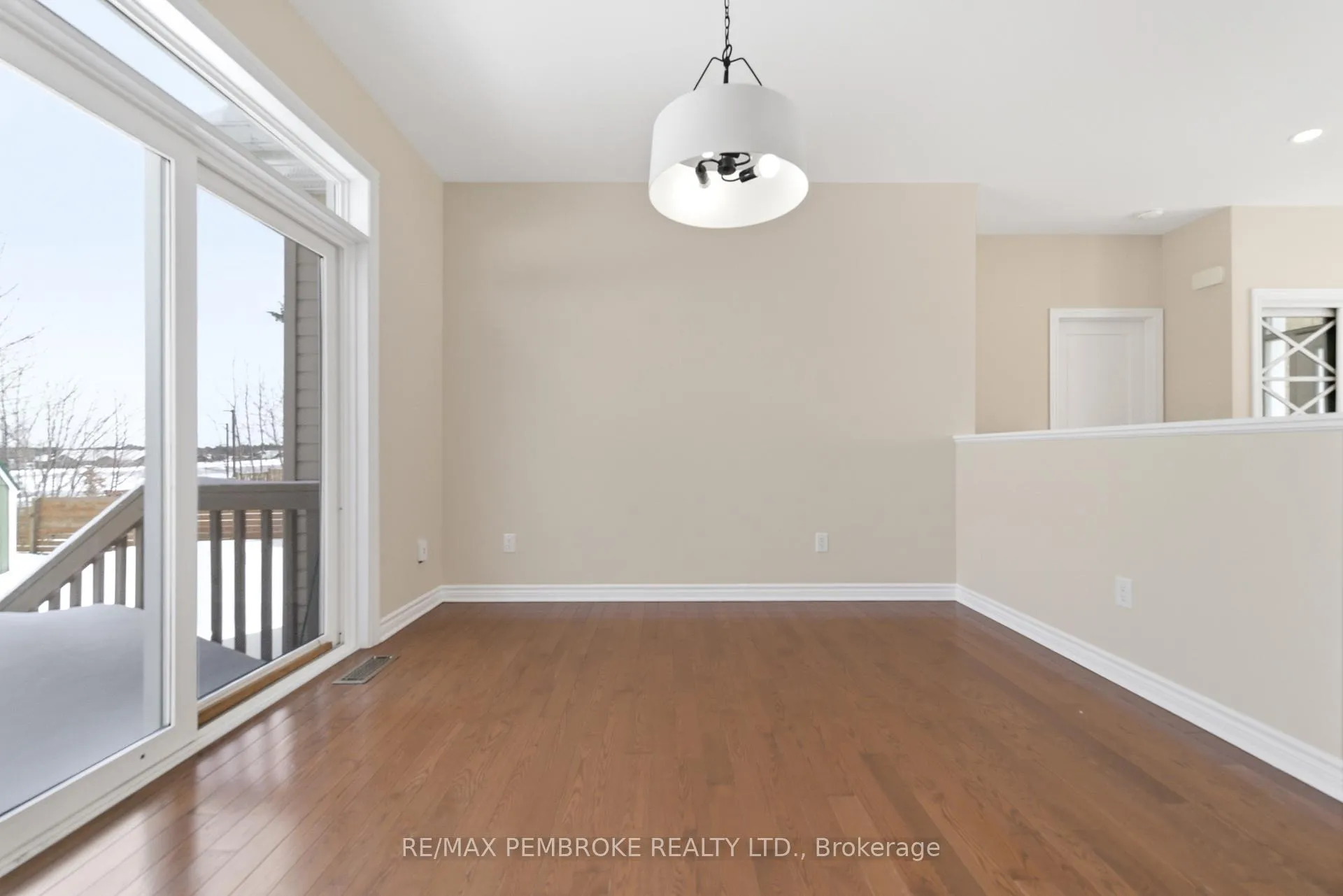 Photo 15 of 1005 Butler Boulevard, Petawawa — HOMEH