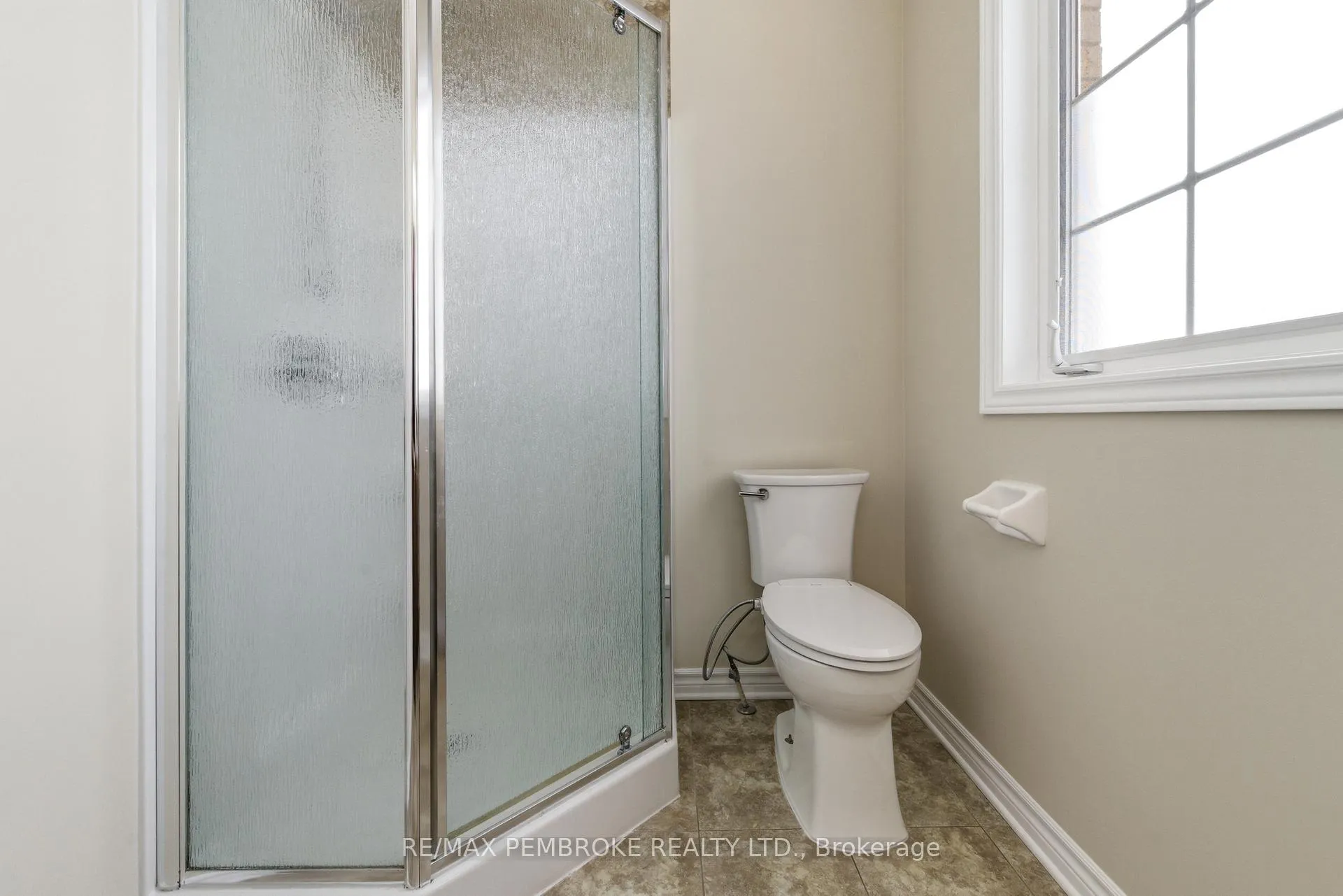 Photo 21 of 1005 Butler Boulevard, Petawawa — HOMEH