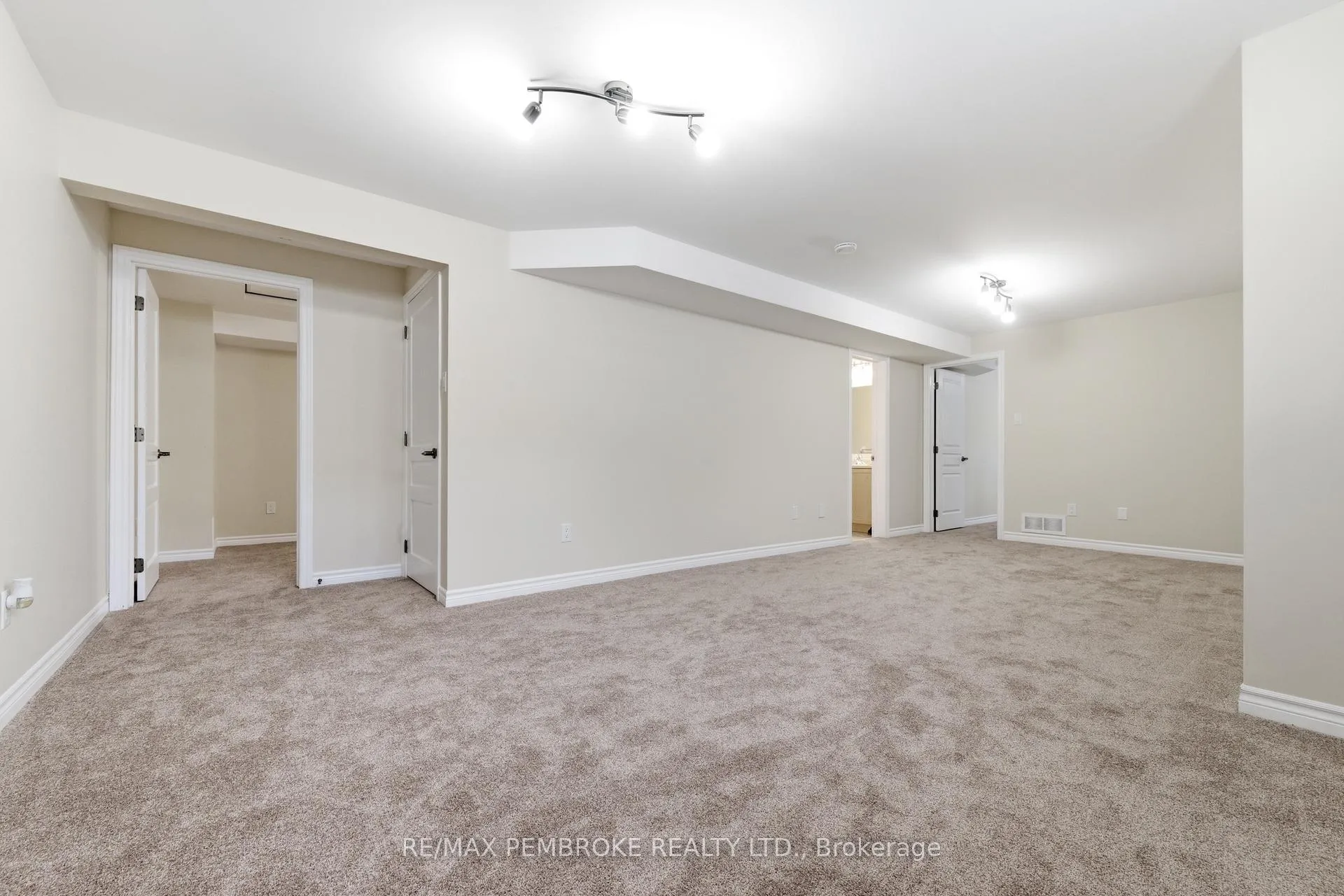 Photo 35 of 1005 Butler Boulevard, Petawawa — HOMEH