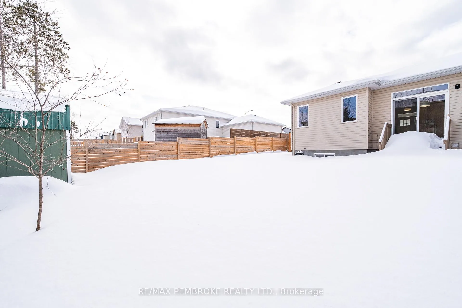 Photo 39 of 1005 Butler Boulevard, Petawawa — HOMEH