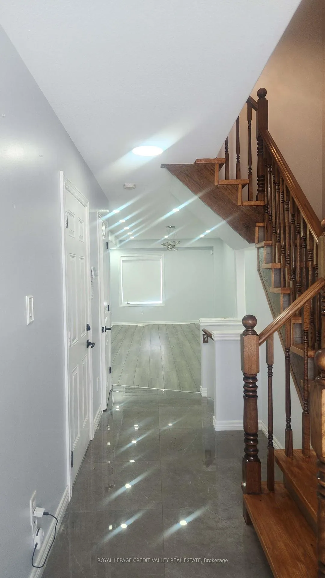 Photo 3 of 127 Donald Bell Drive, Hamilton, Binbrook — HOMEH