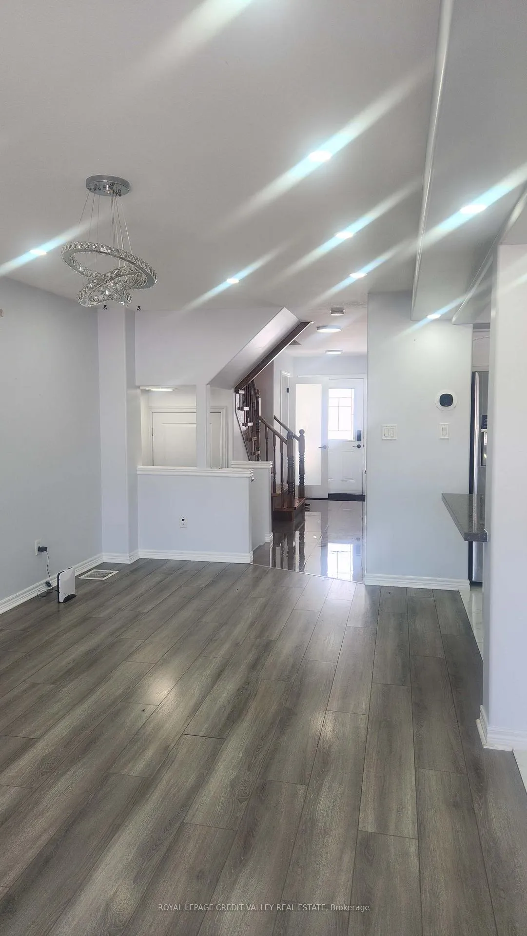 Photo 8 of 127 Donald Bell Drive, Hamilton, Binbrook — HOMEH