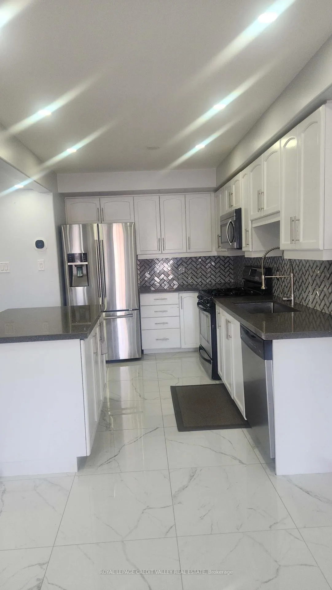 Photo 14 of 127 Donald Bell Drive, Hamilton, Binbrook — HOMEH