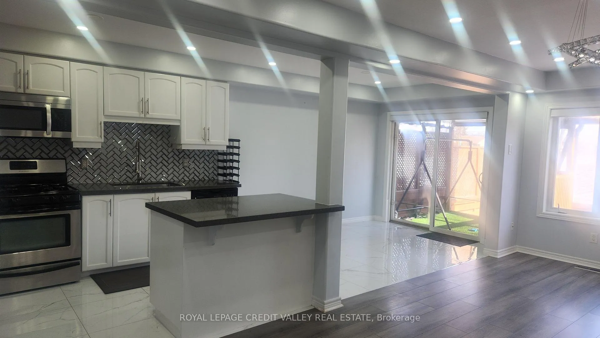 Photo 19 of 127 Donald Bell Drive, Hamilton, Binbrook — HOMEH