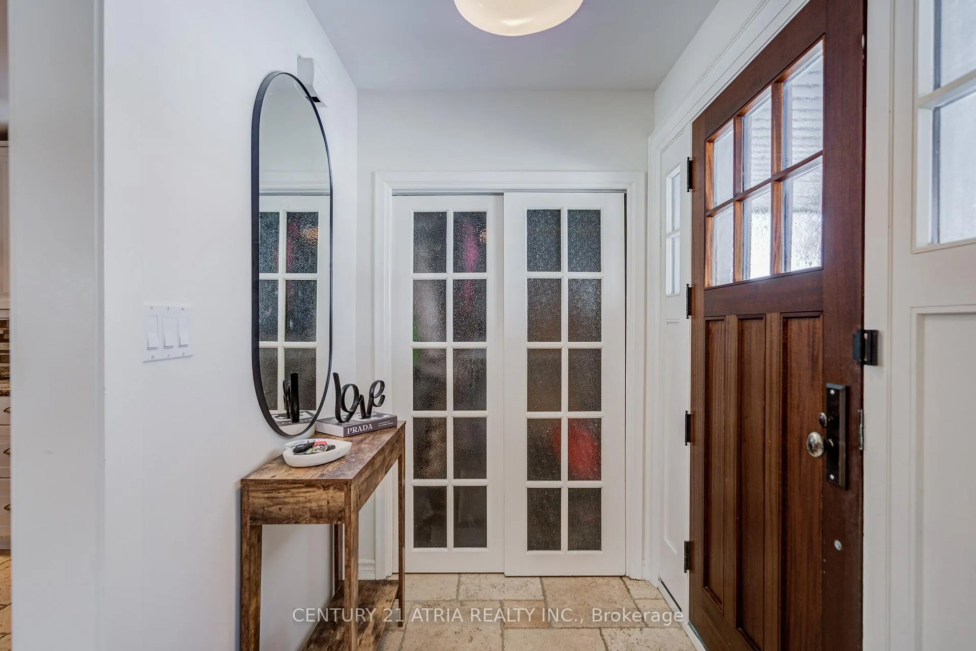 Photo 4 of 23 Ladbrooke Road, Etobicoke, Willowridge-Martingrove-Richview — HOMEH