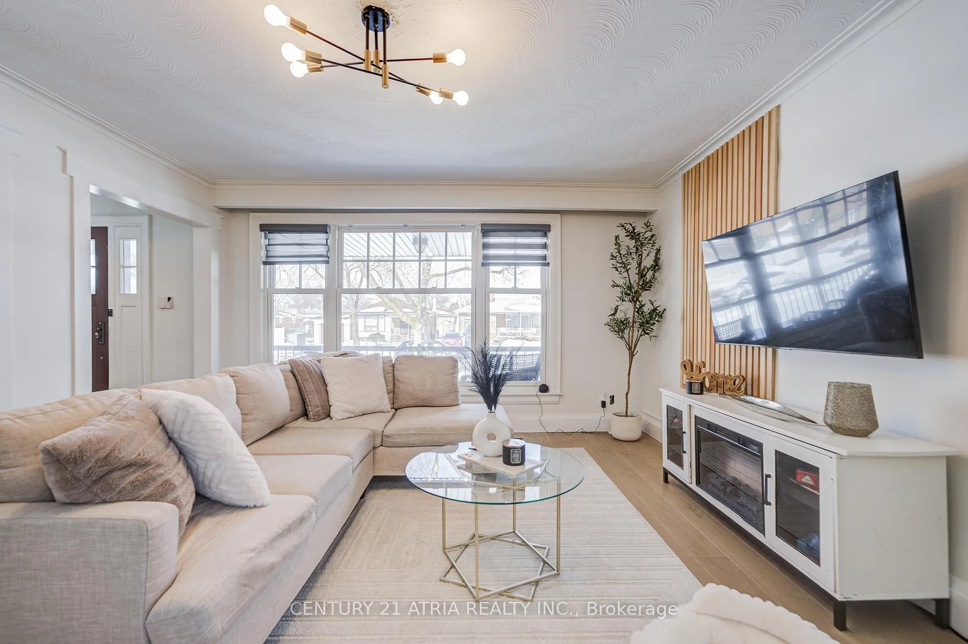 Photo 5 of 23 Ladbrooke Road, Etobicoke, Willowridge-Martingrove-Richview — HOMEH