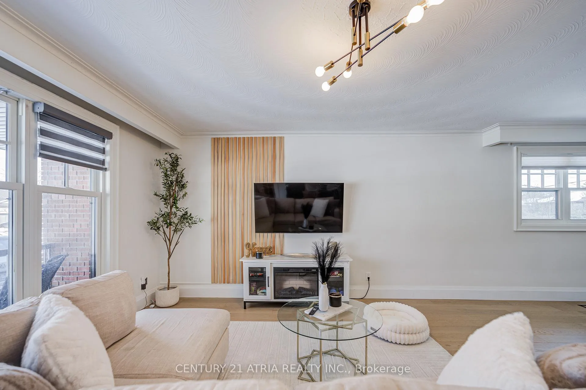 Photo 6 of 23 Ladbrooke Road, Etobicoke, Willowridge-Martingrove-Richview — HOMEH