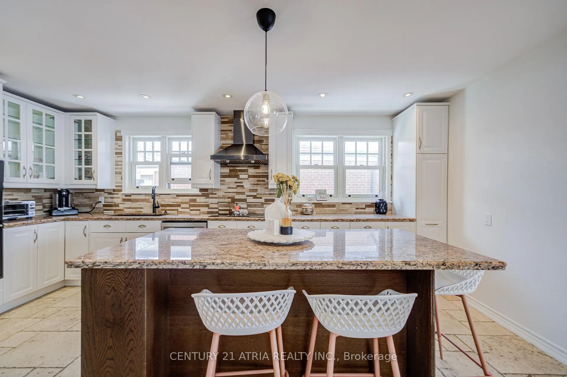 Photo 12 of 23 Ladbrooke Road, Etobicoke, Willowridge-Martingrove-Richview — HOMEH