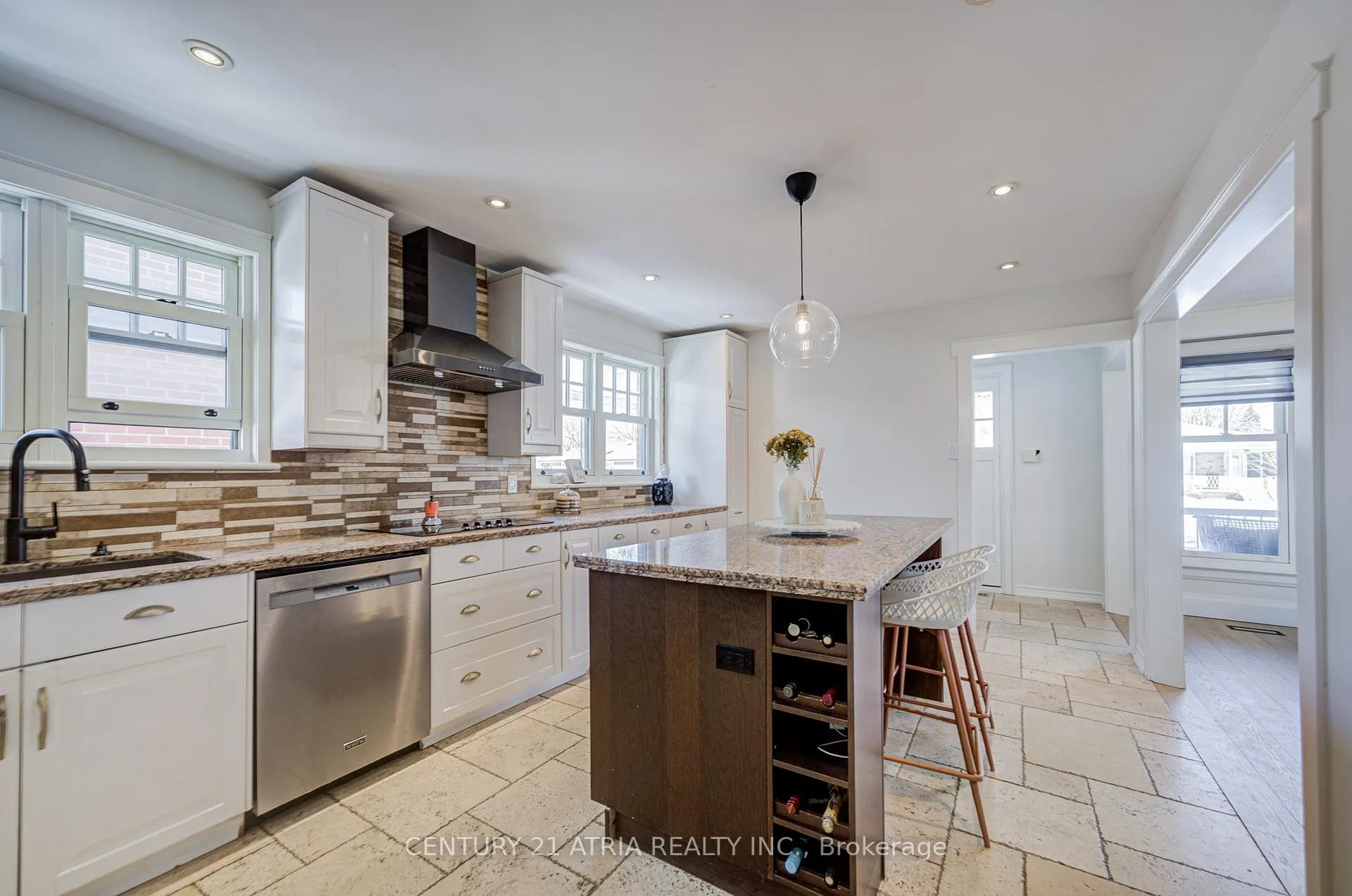 Photo 14 of 23 Ladbrooke Road, Etobicoke, Willowridge-Martingrove-Richview — HOMEH
