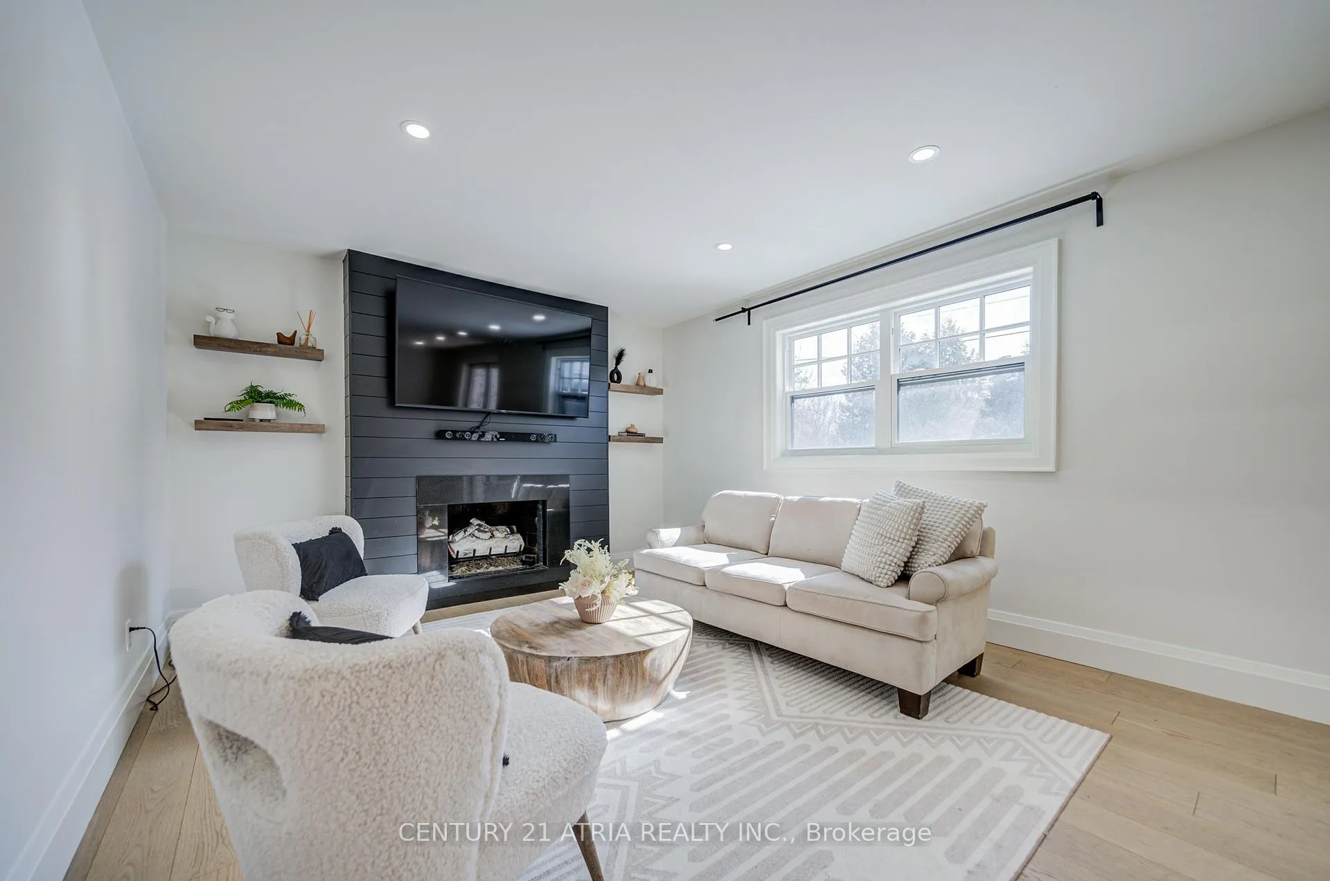 Photo 17 of 23 Ladbrooke Road, Etobicoke, Willowridge-Martingrove-Richview — HOMEH