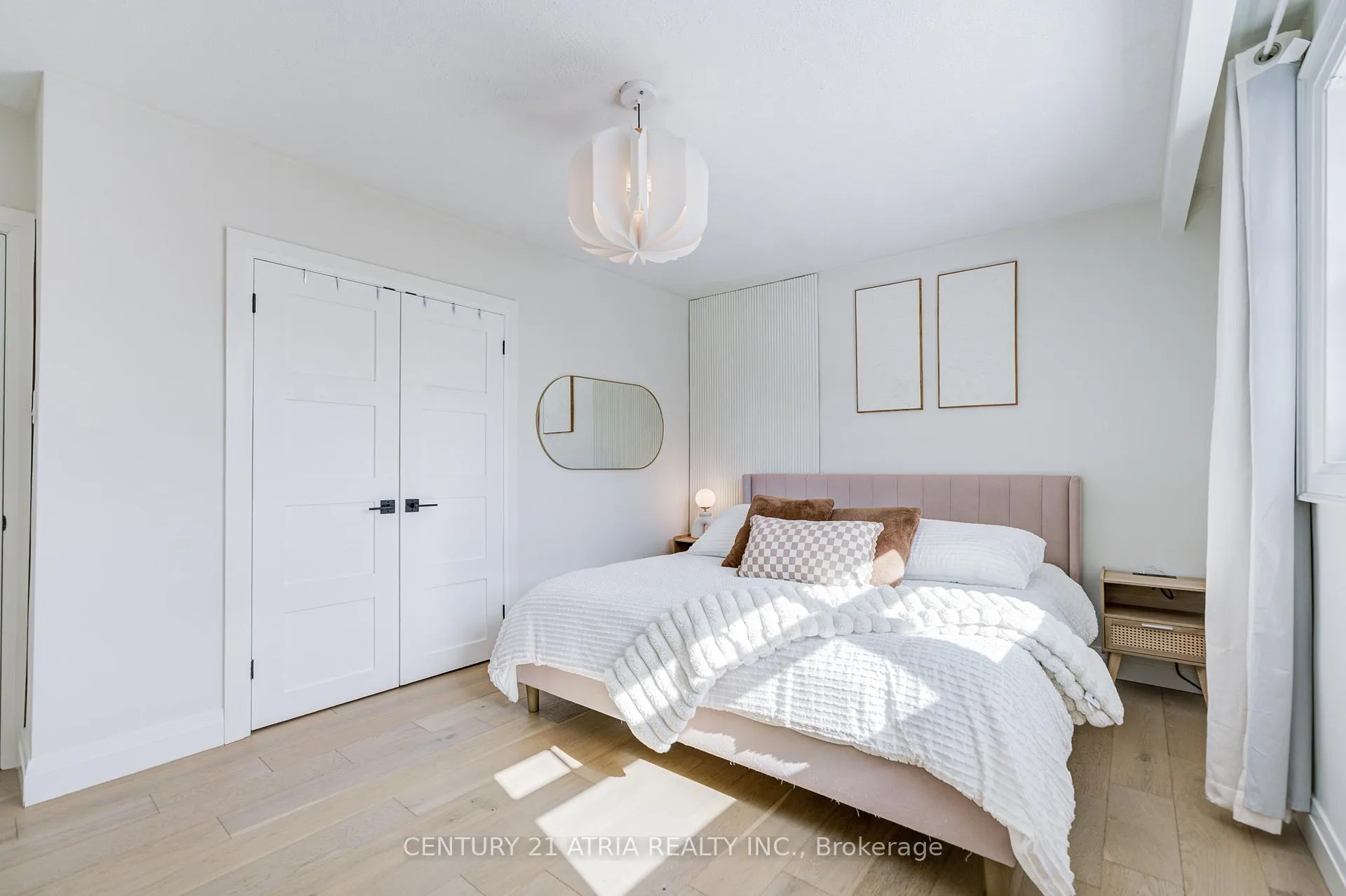 Photo 21 of 23 Ladbrooke Road, Etobicoke, Willowridge-Martingrove-Richview — HOMEH