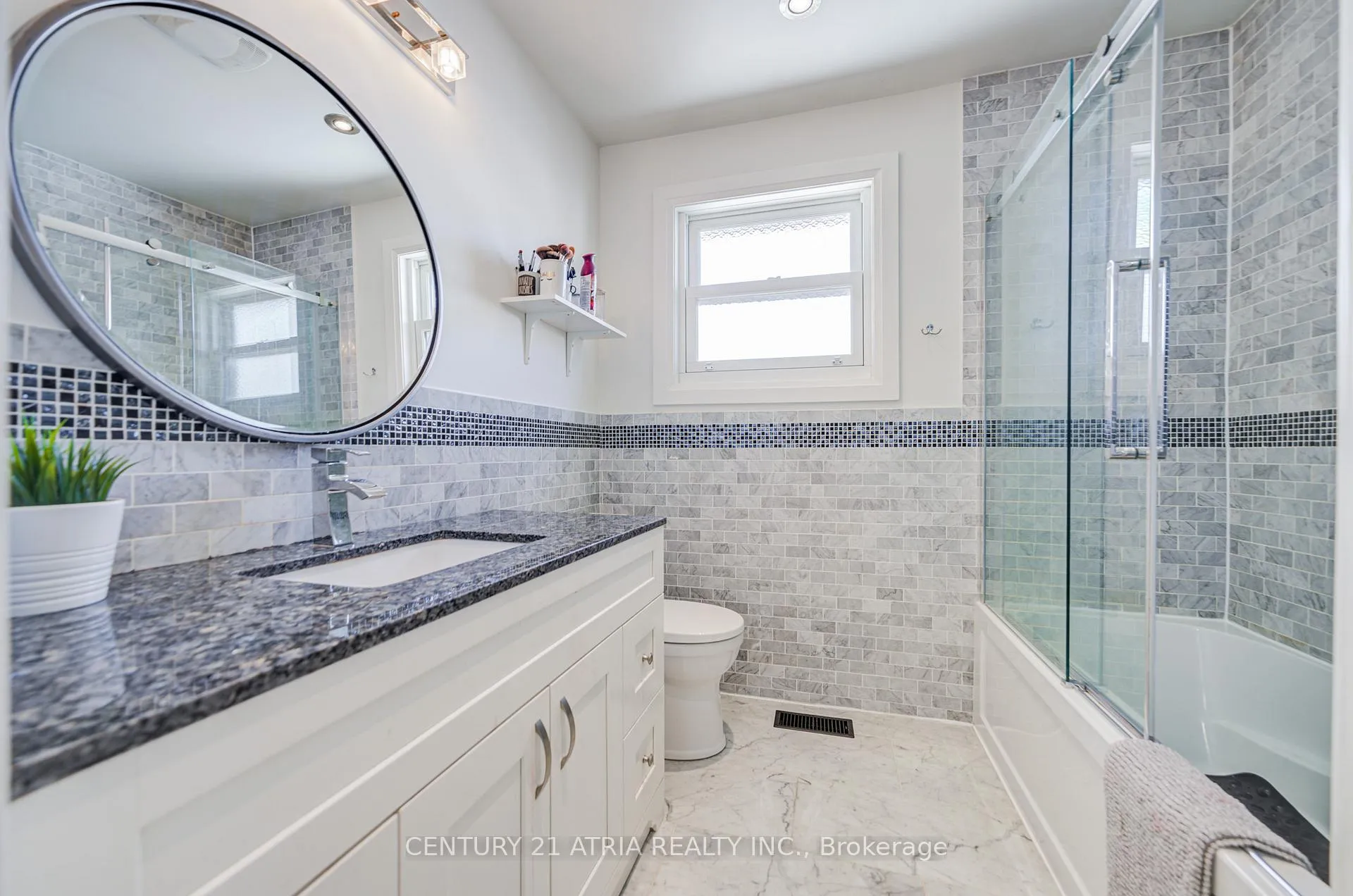 Photo 33 of 23 Ladbrooke Road, Etobicoke, Willowridge-Martingrove-Richview — HOMEH