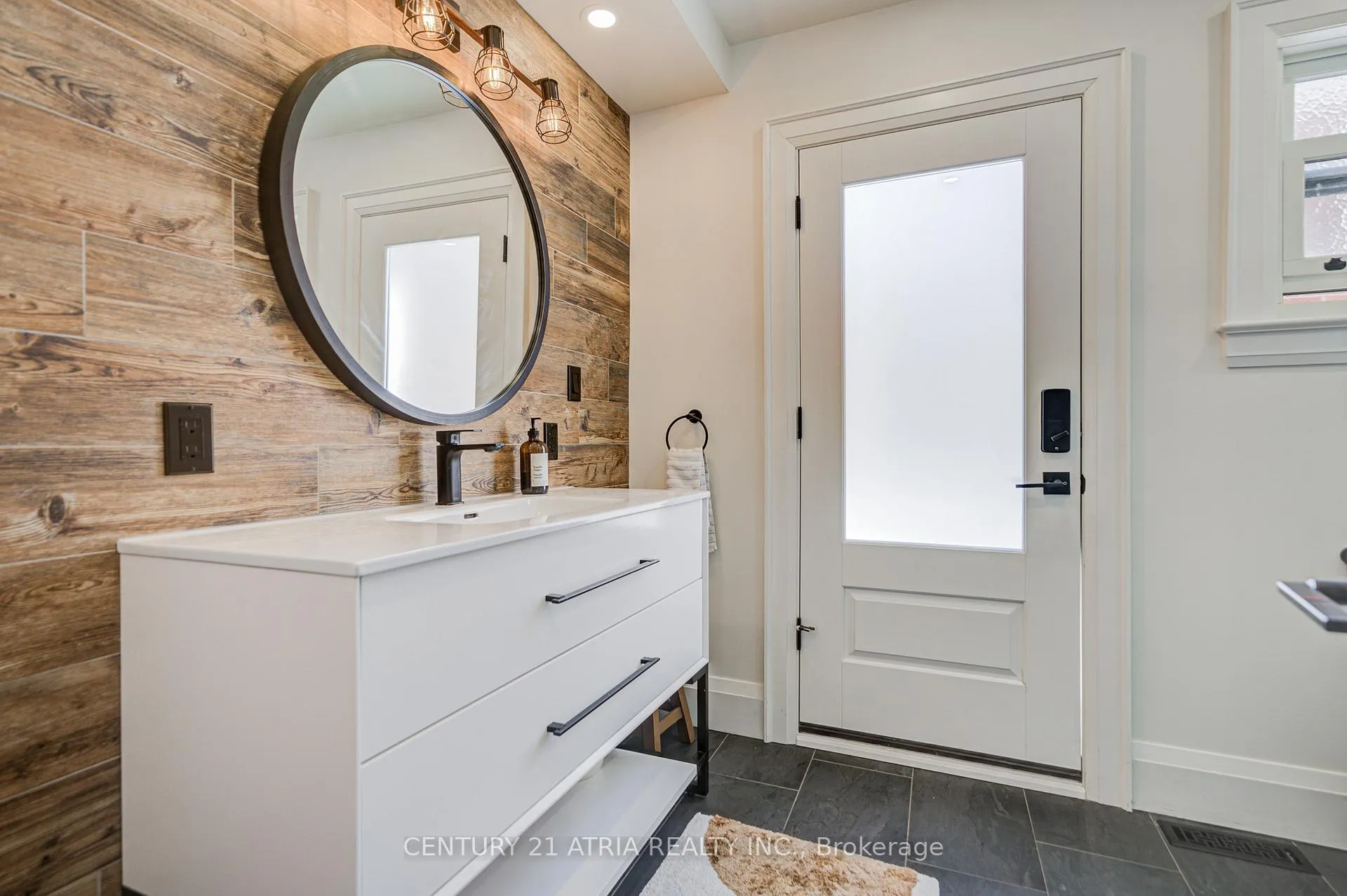 Photo 34 of 23 Ladbrooke Road, Etobicoke, Willowridge-Martingrove-Richview — HOMEH